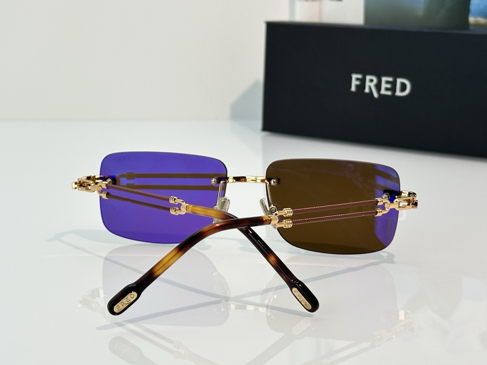 Designer Sunglasses FG40040U