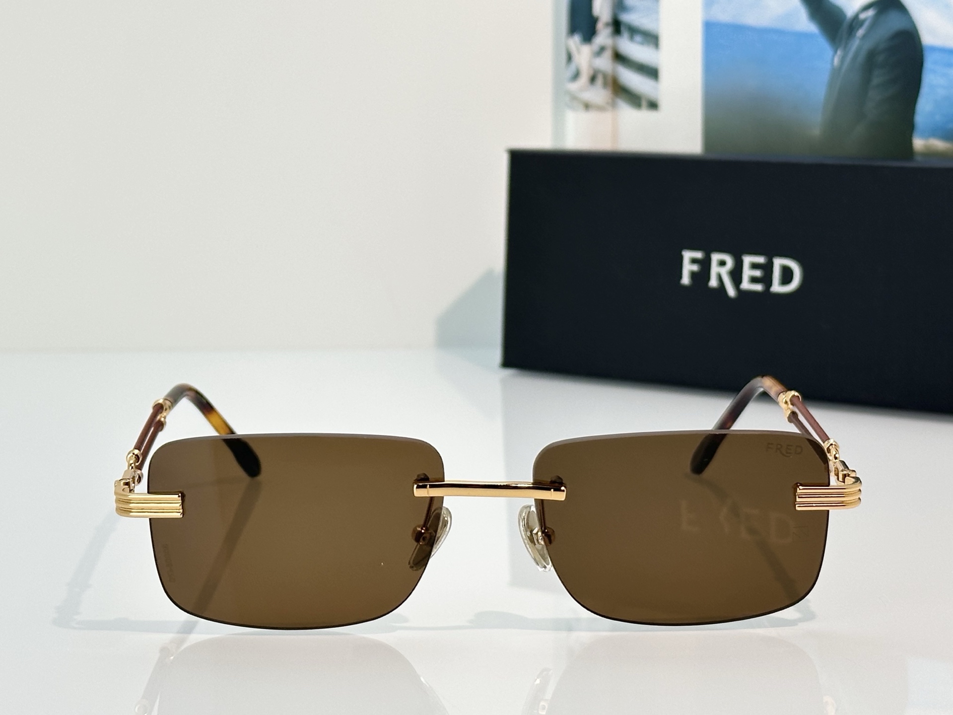 Designer Sunglasses FG40040U