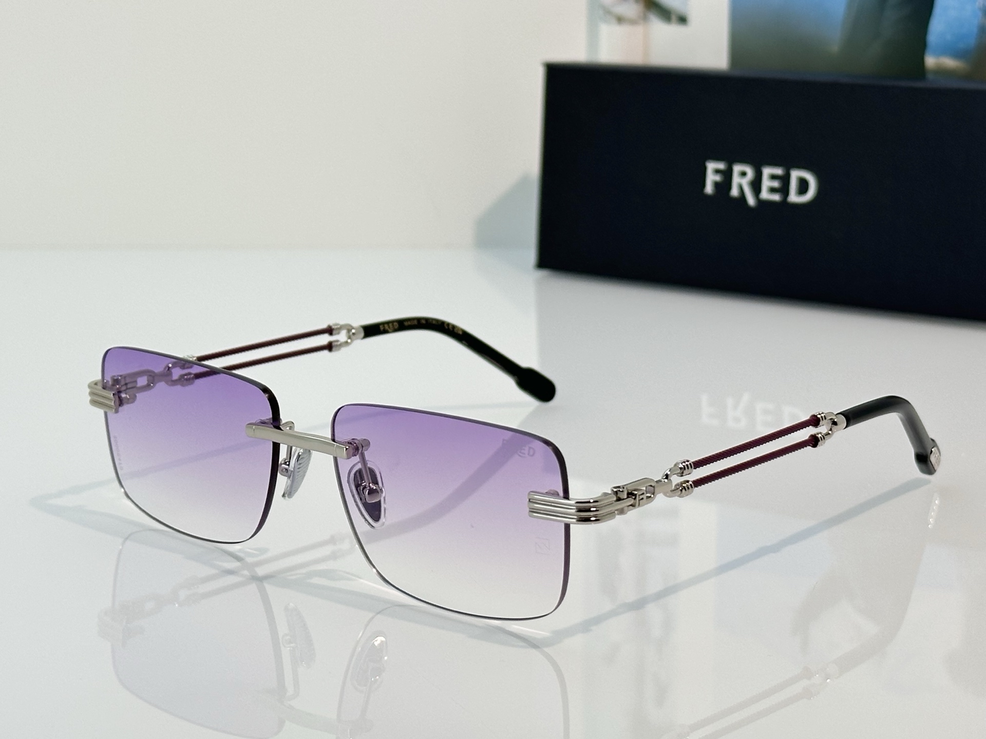 Designer Sunglasses FG40040U