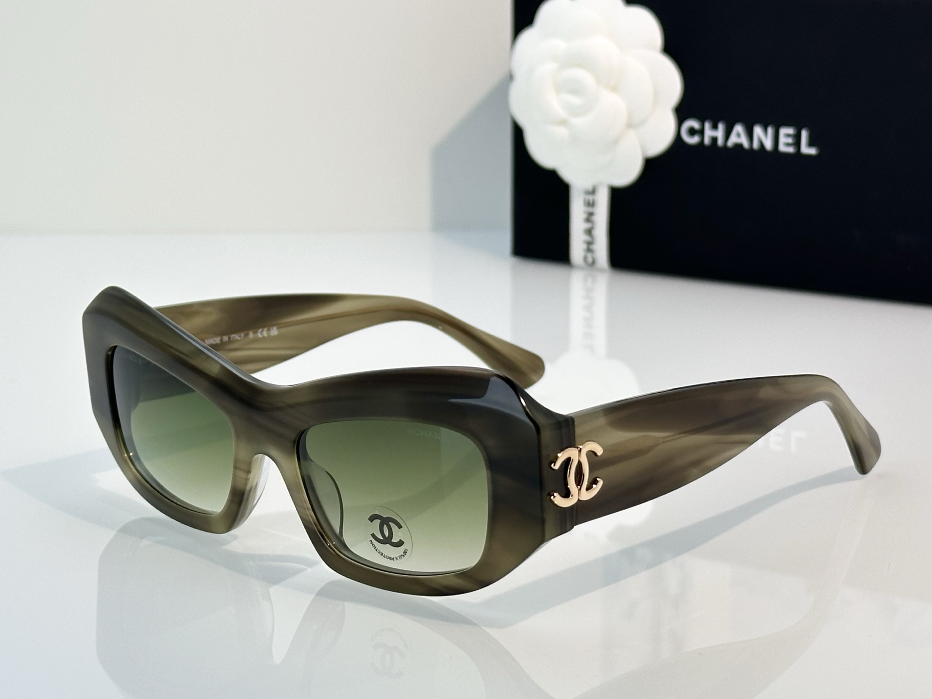 Chanel Sunglasses A71802