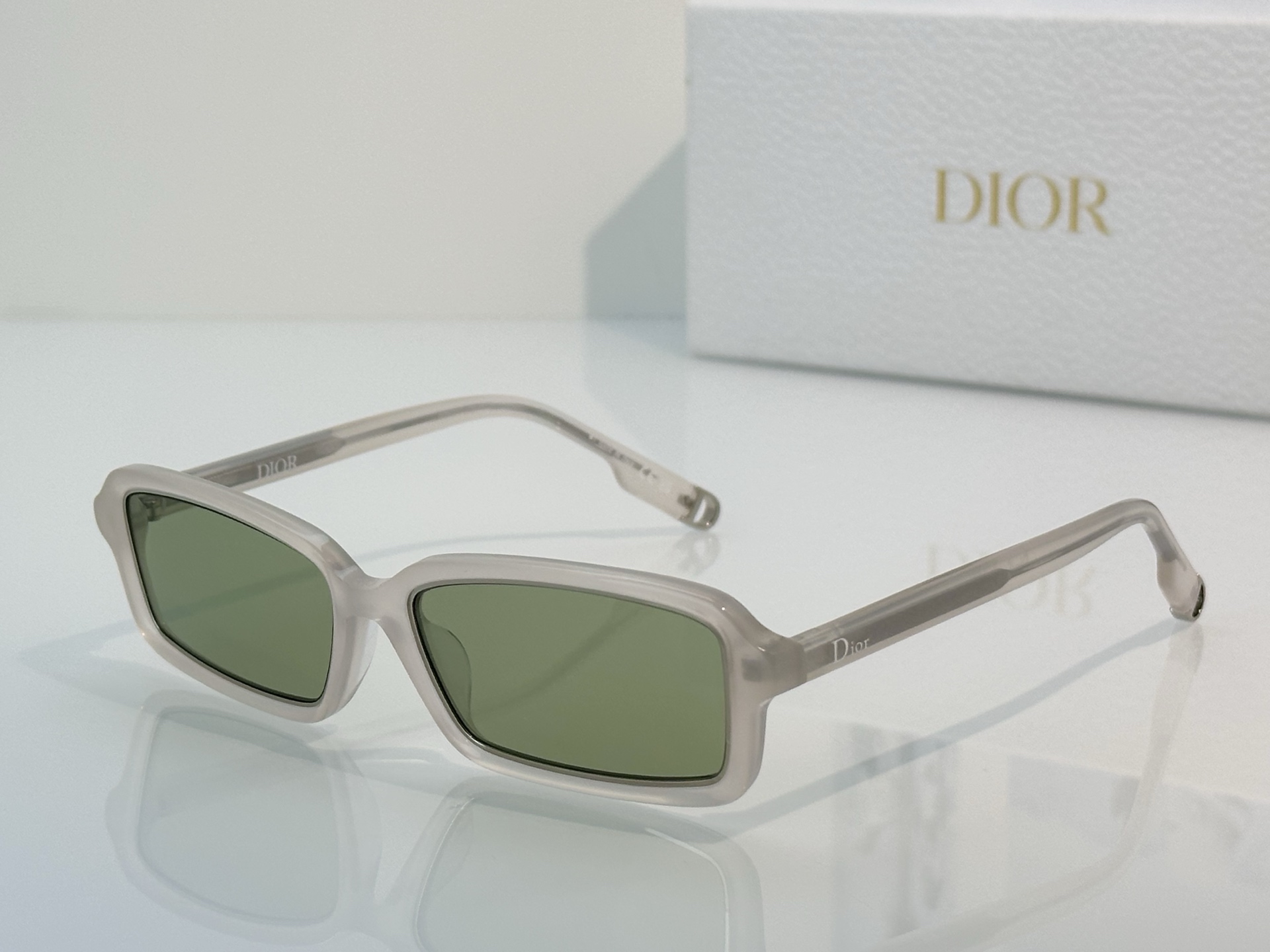 Designer Sunglasses Symbol
