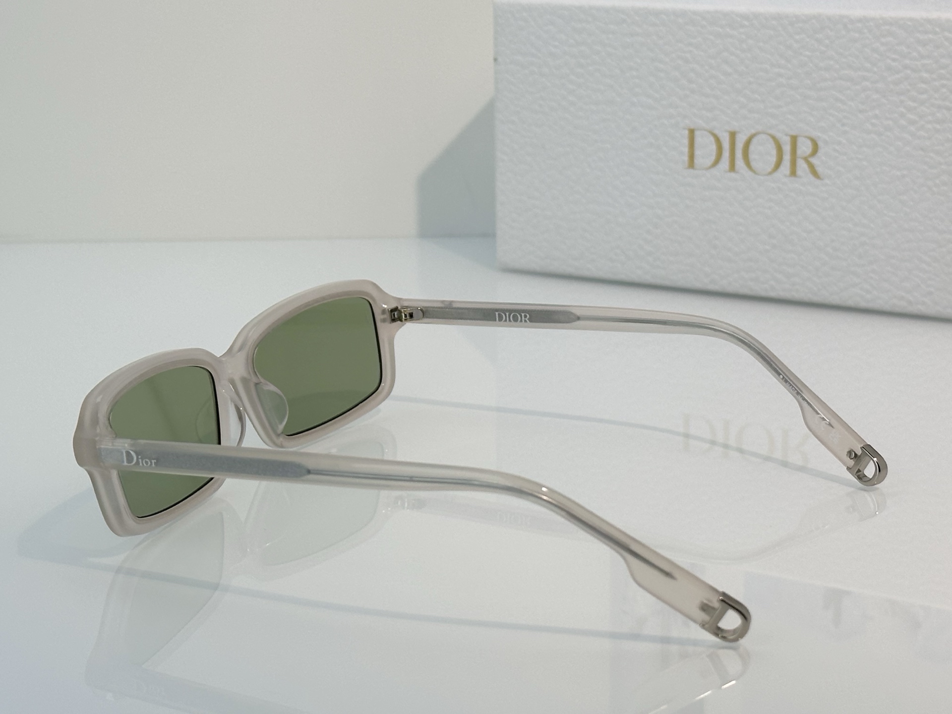 Designer Sunglasses Symbol