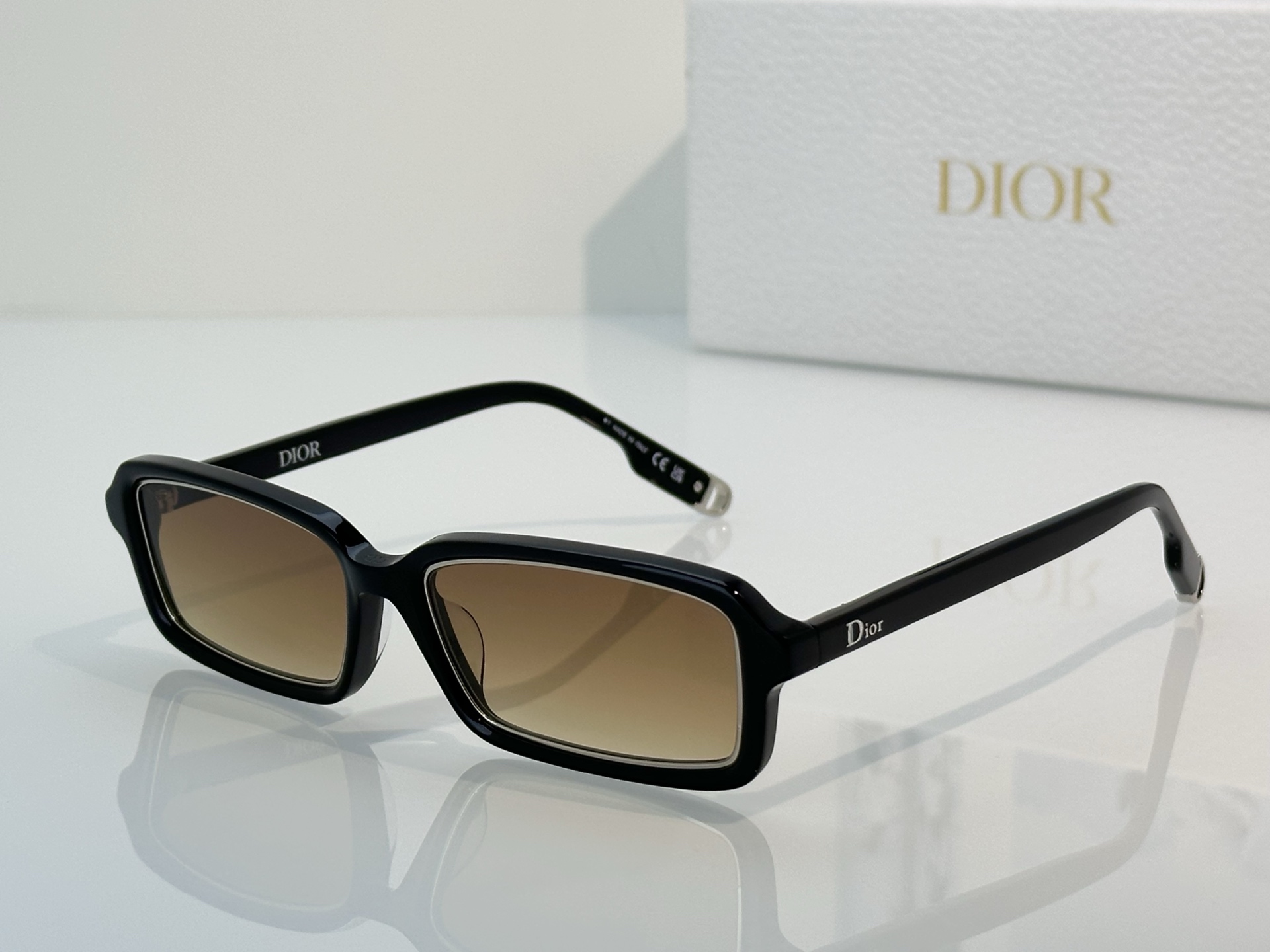 Designer Sunglasses Symbol