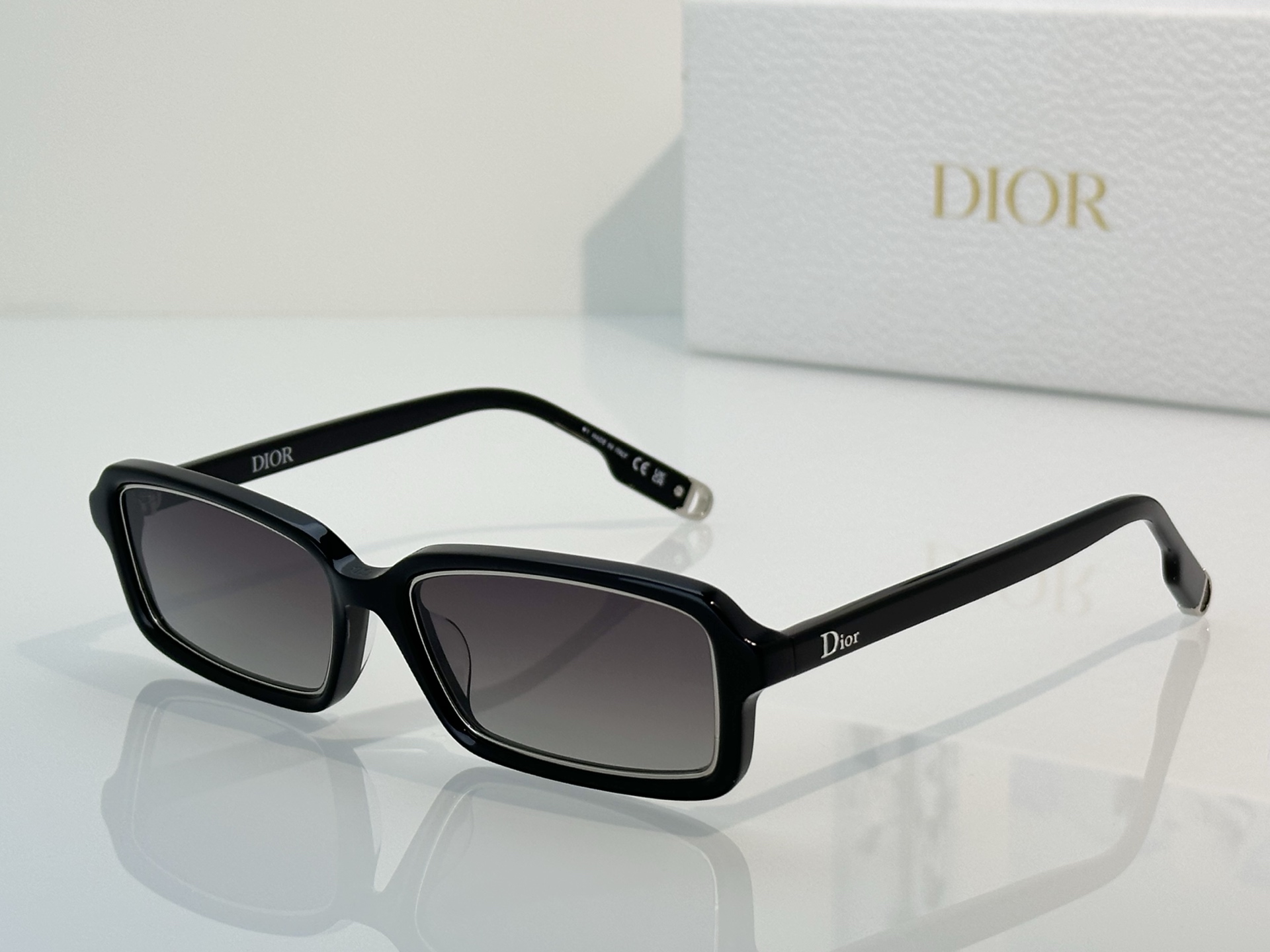 Designer Sunglasses Symbol