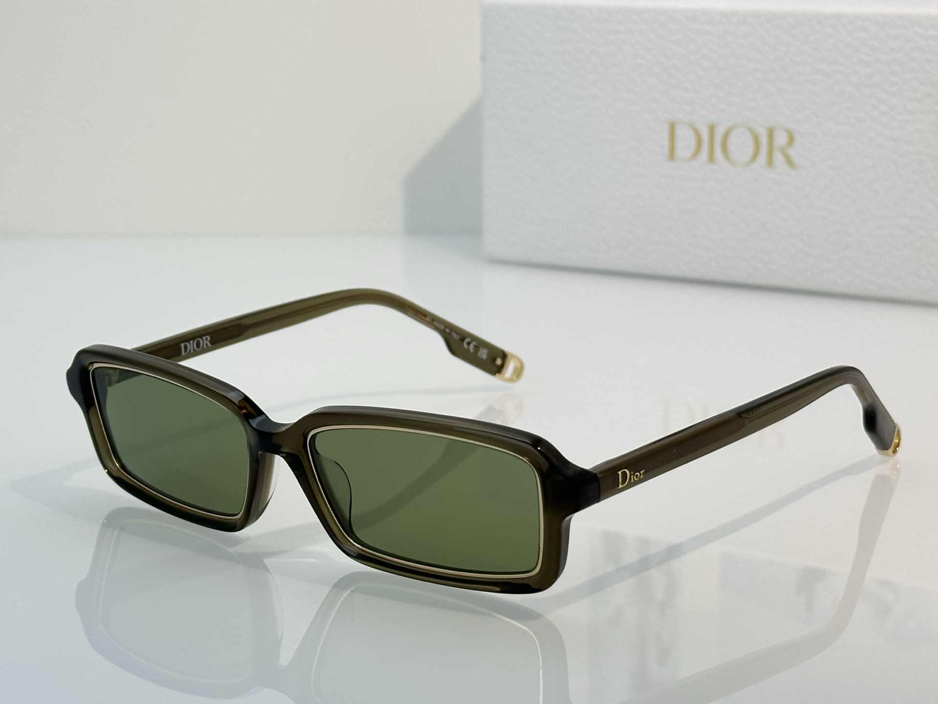 Designer Sunglasses Symbol