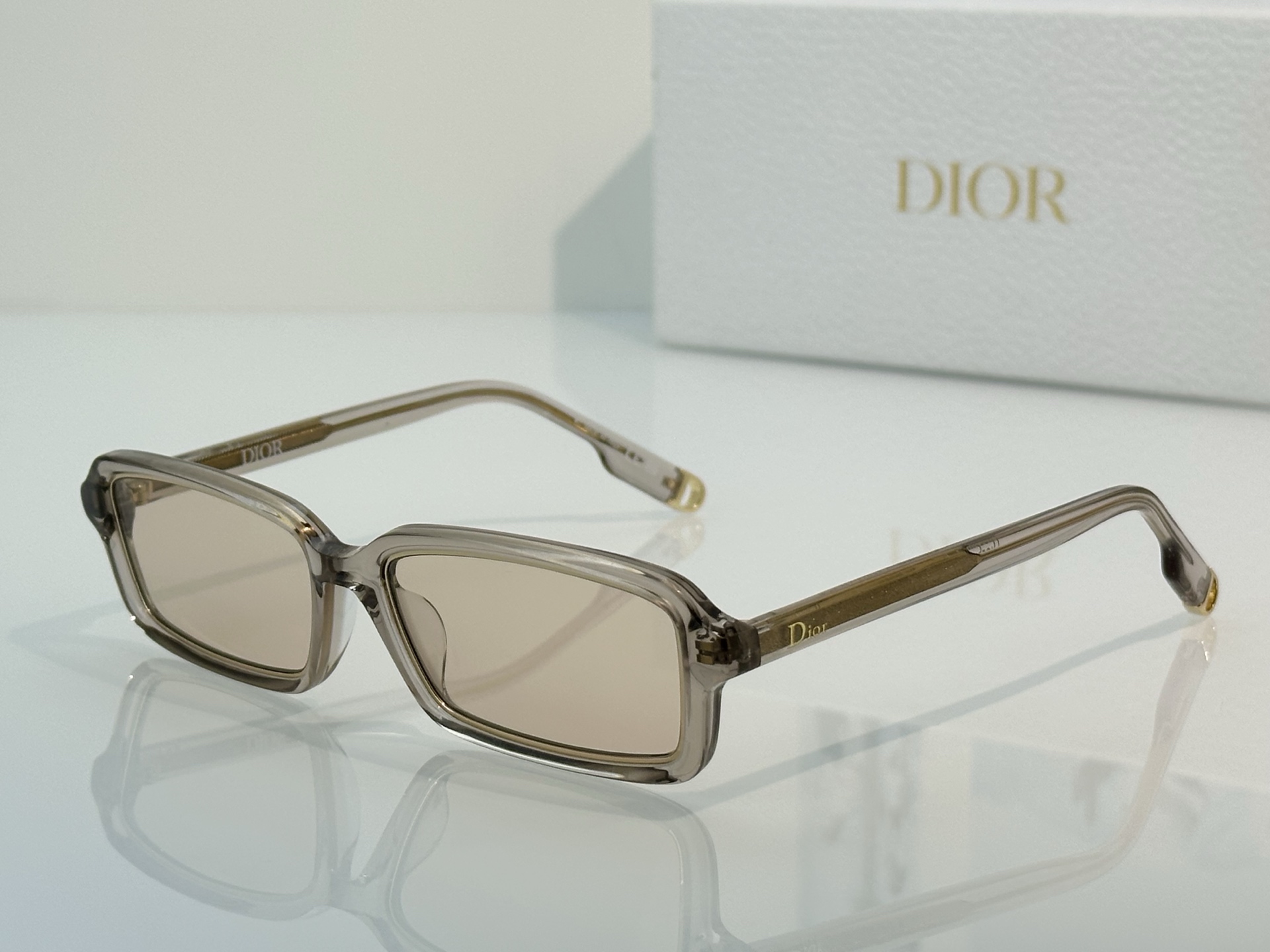 Designer Sunglasses Symbol
