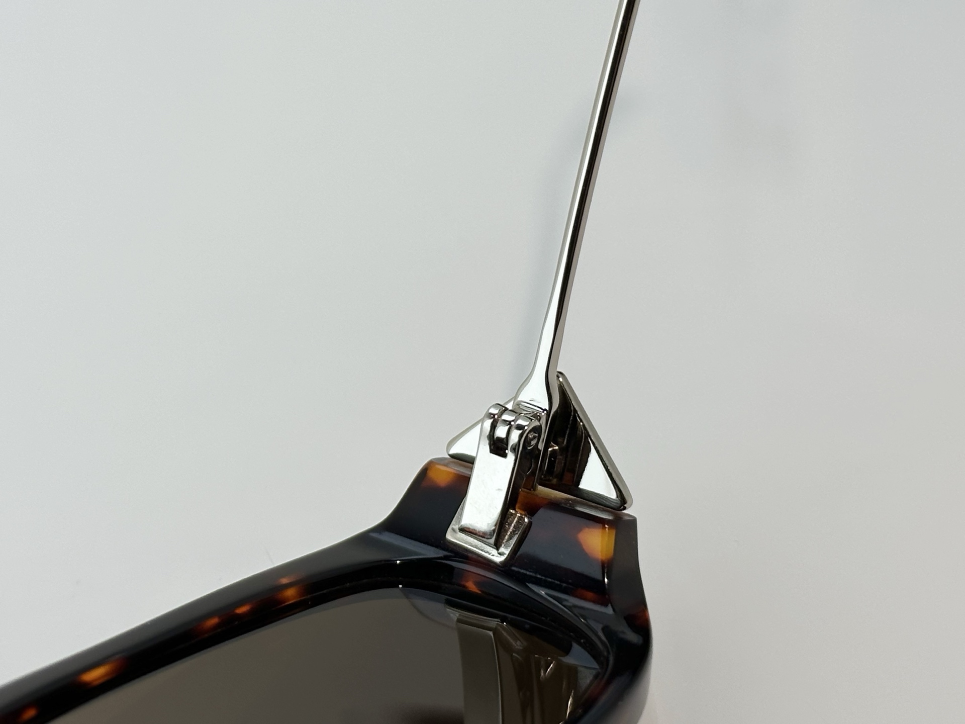 Prada Sunglasses PRD25S
