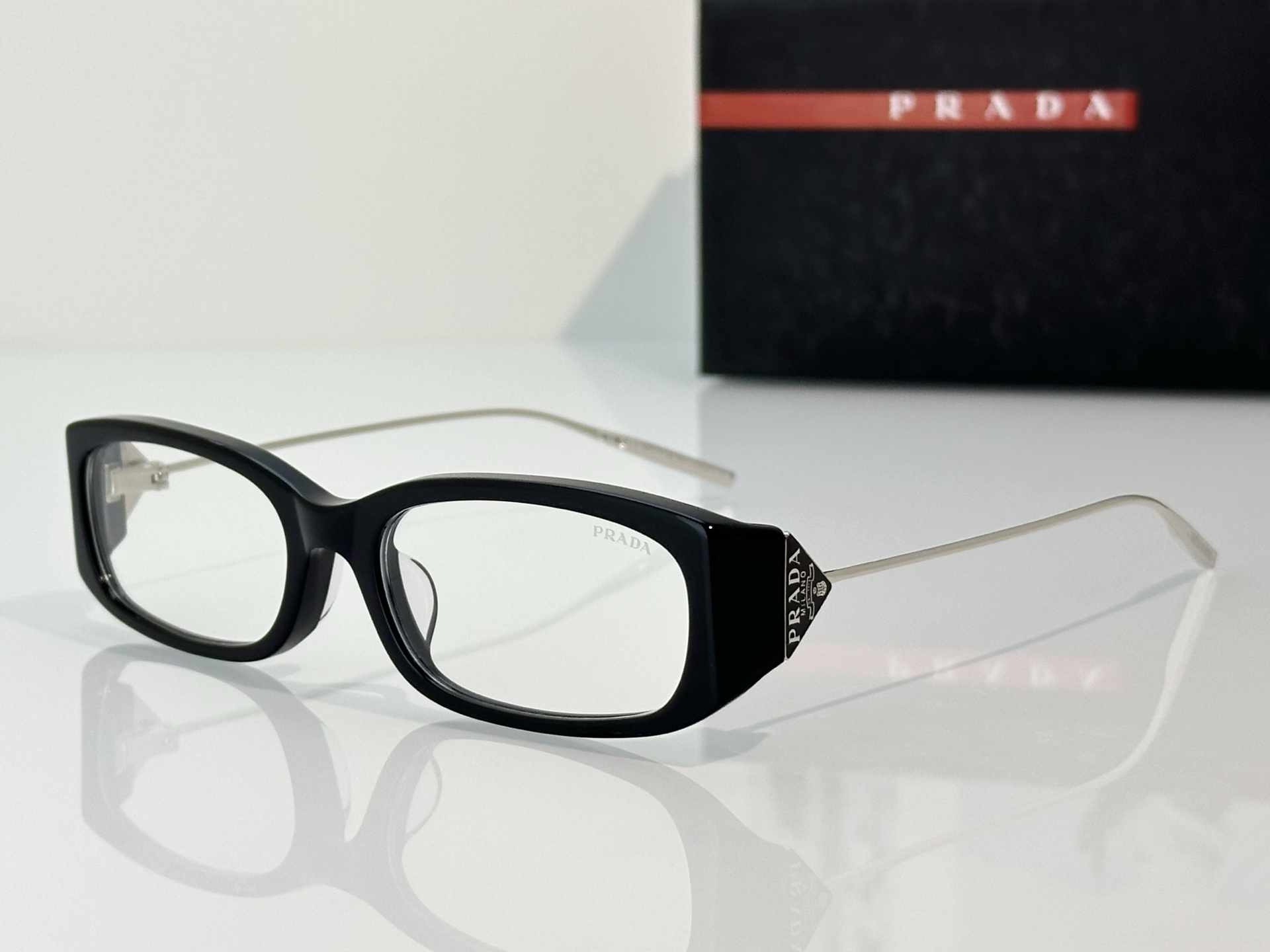 Prada Sunglasses PRD25S