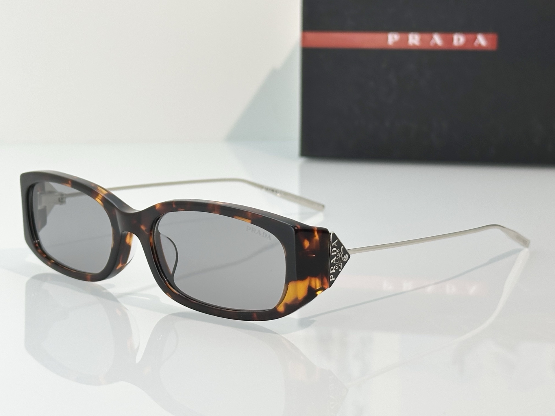 Prada Sunglasses PRD25S