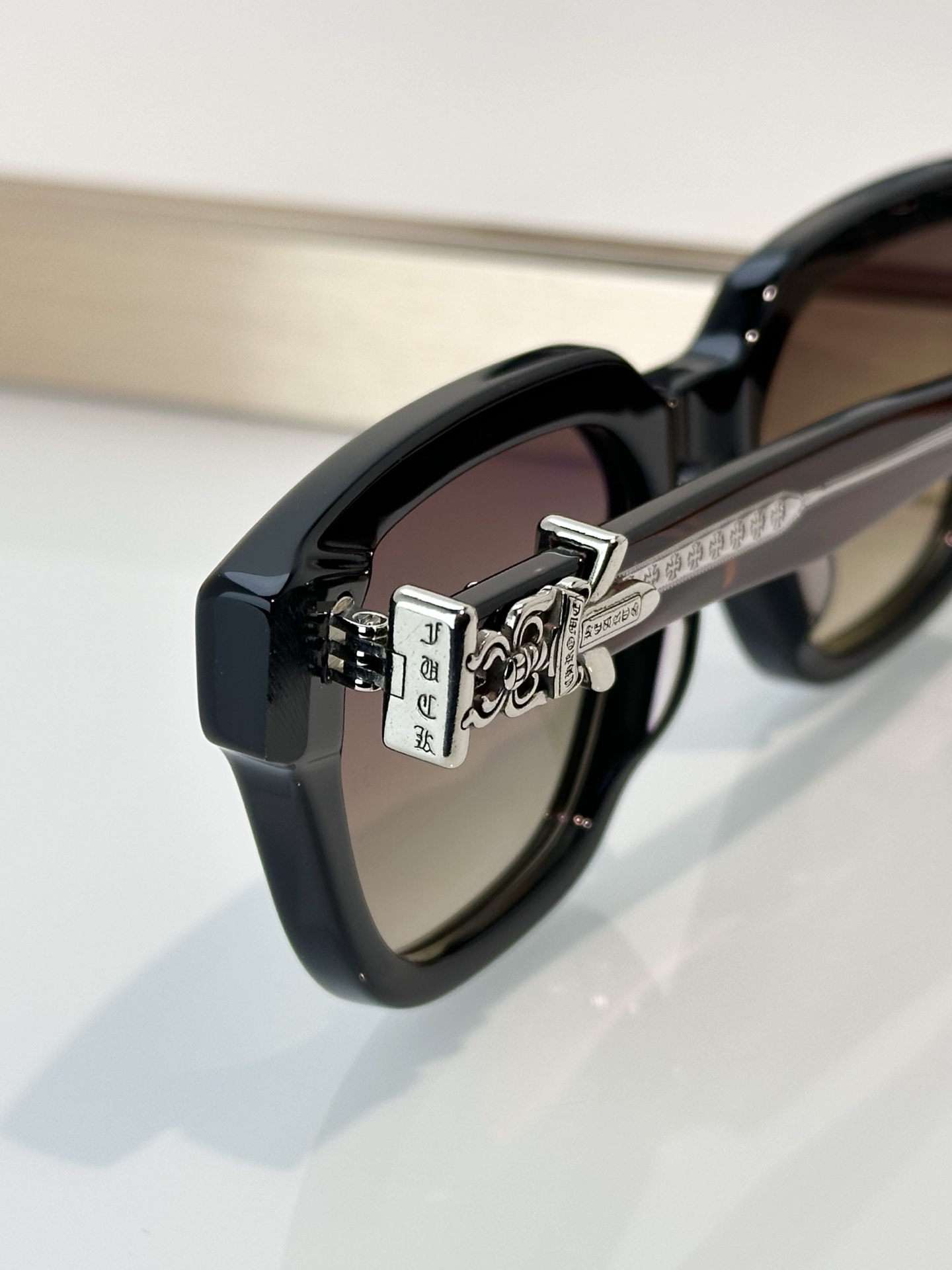 Designer Sunglasses VAGILLIONAIRE