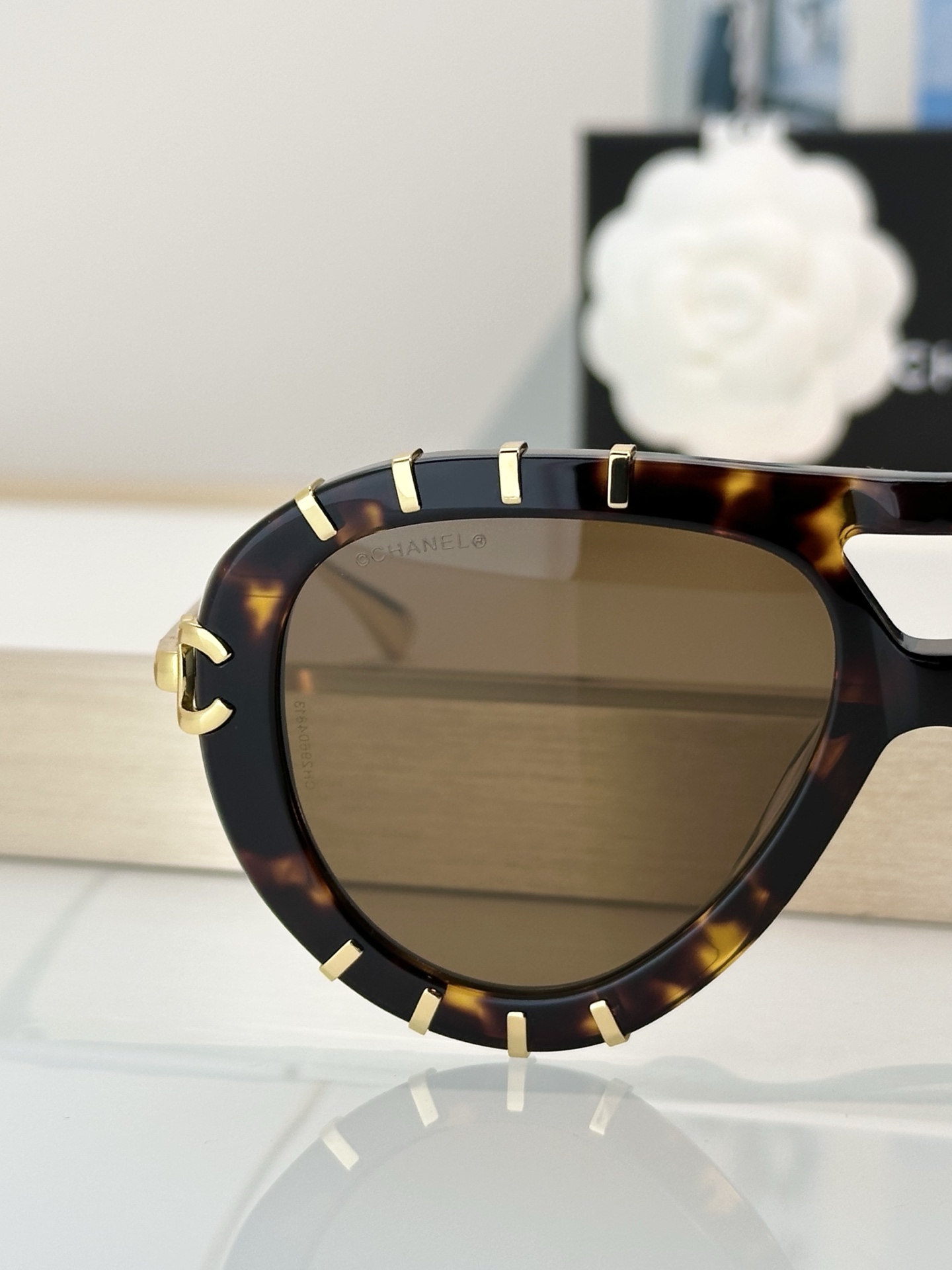 Chanel Sunglasses CH9207