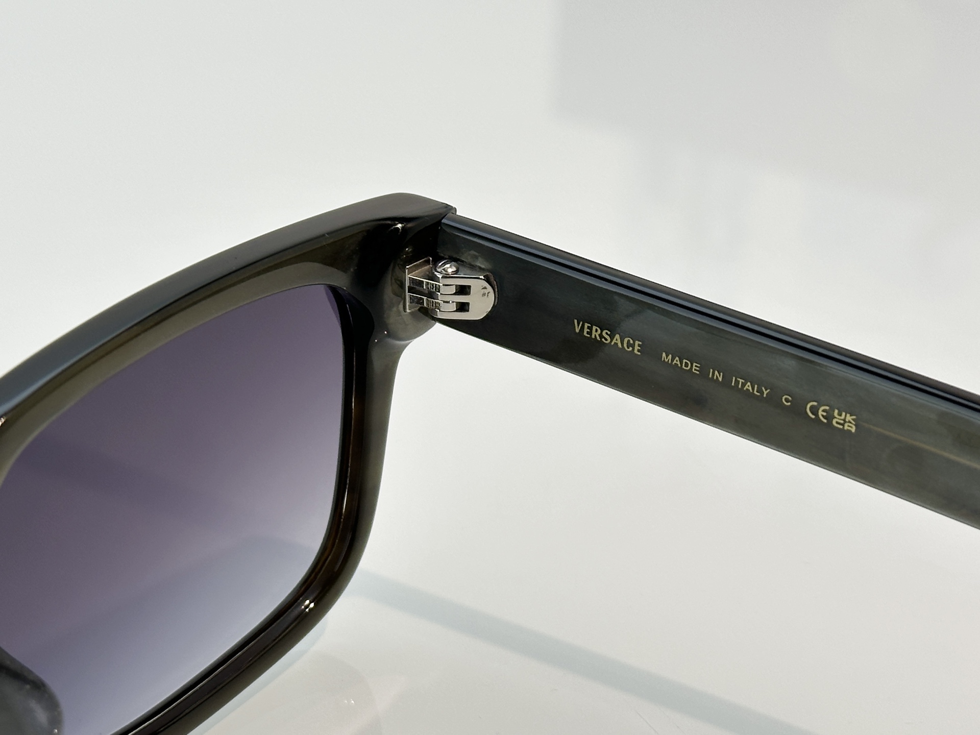 Designer Sunglasses VE2196