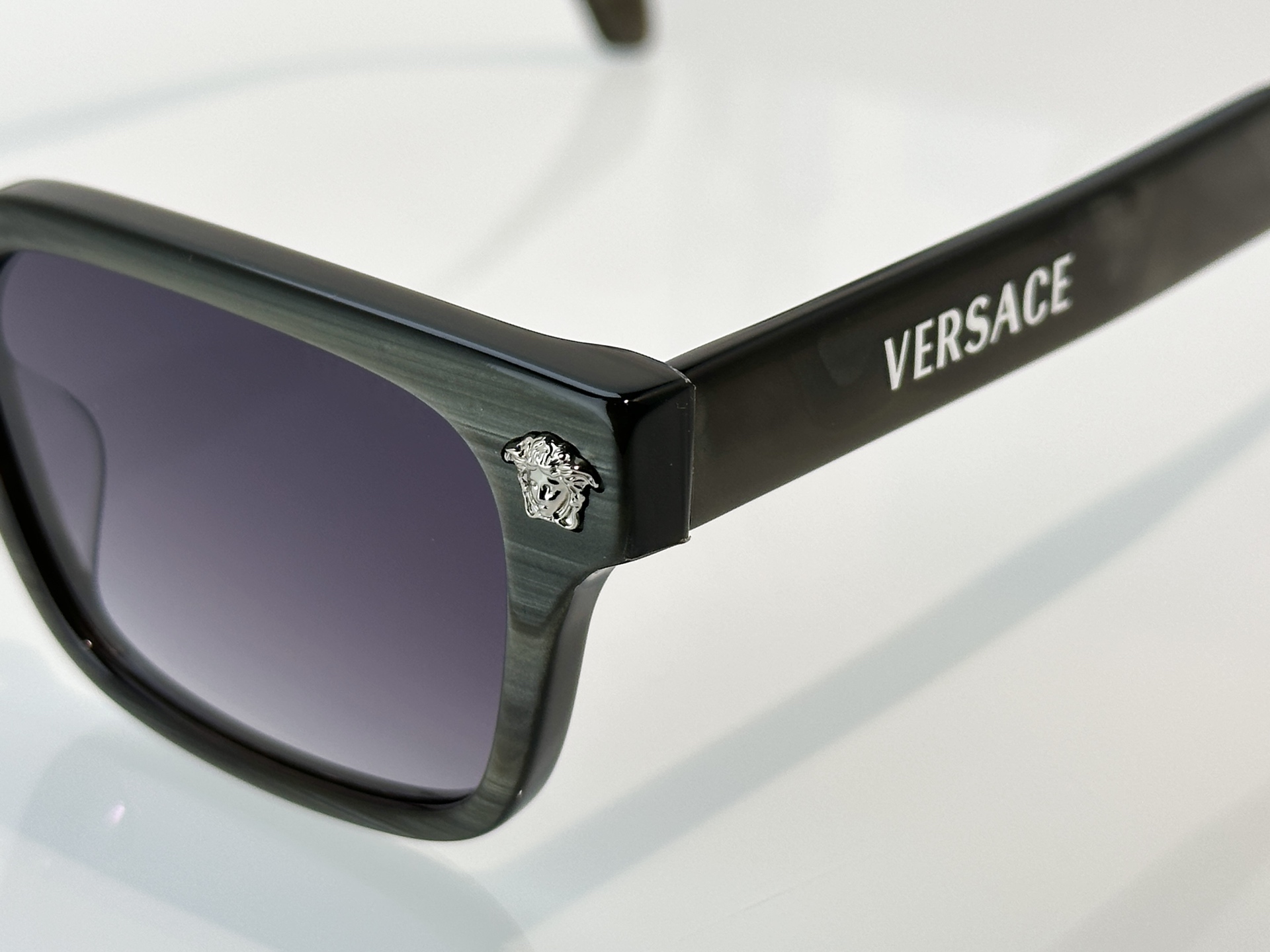 Designer Sunglasses VE2196