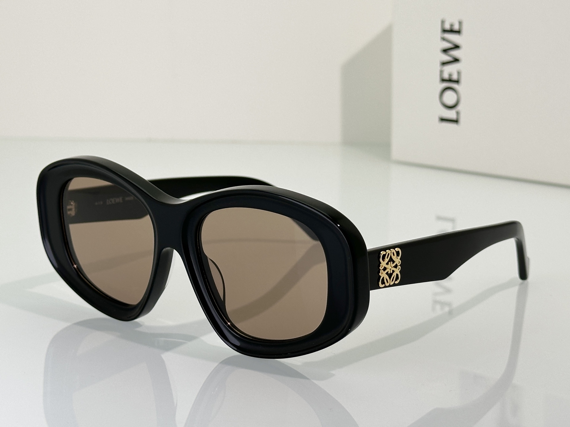 Loewe Sunglasses LW40181I