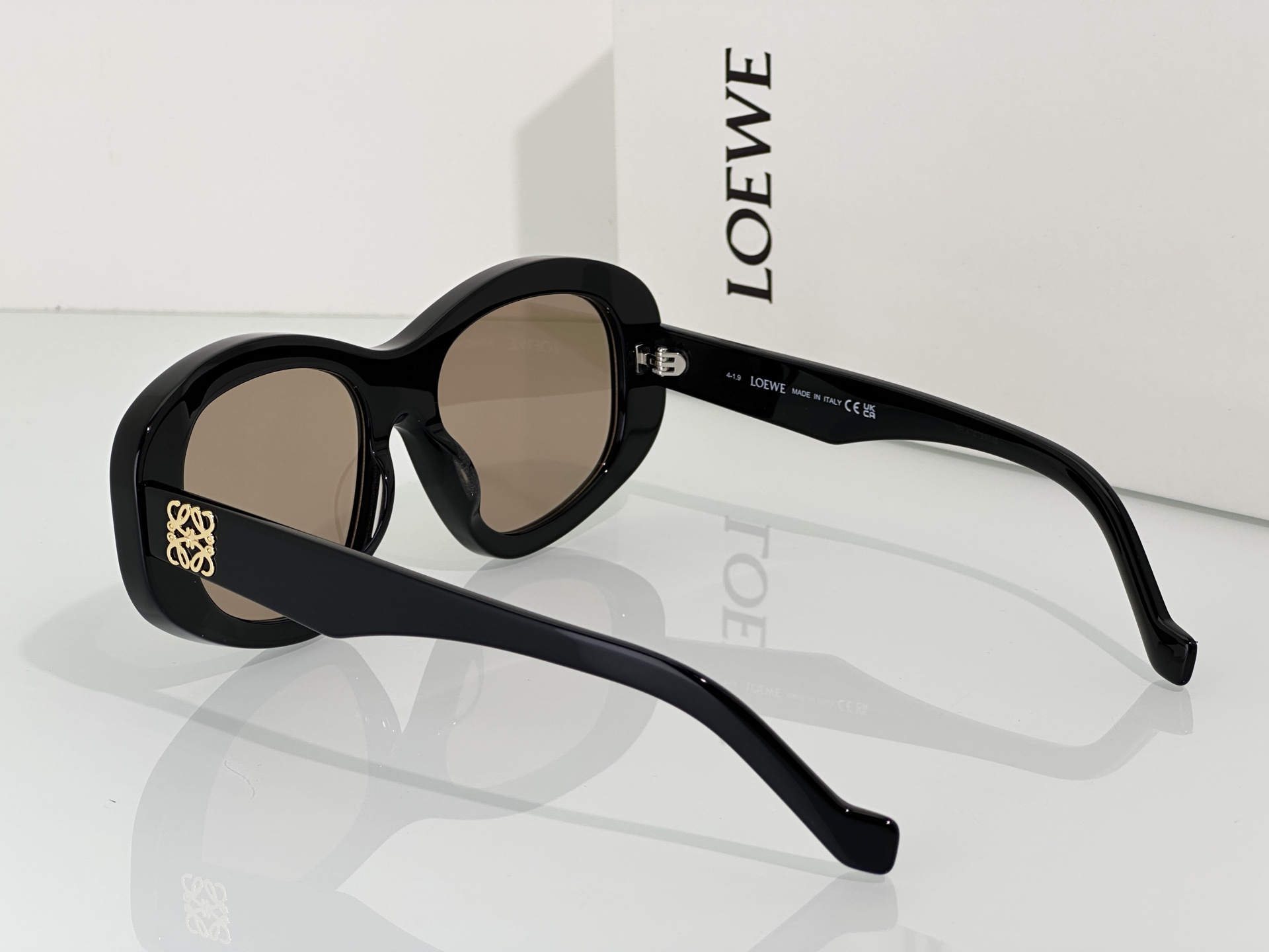 Loewe Sunglasses LW40181I