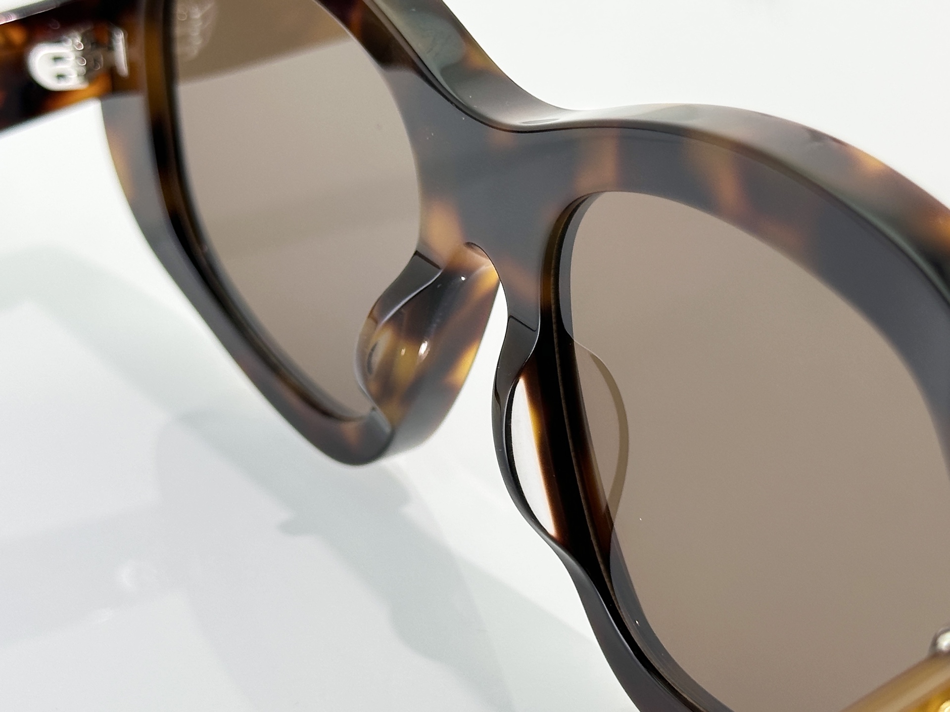 Loewe Sunglasses LW40181I