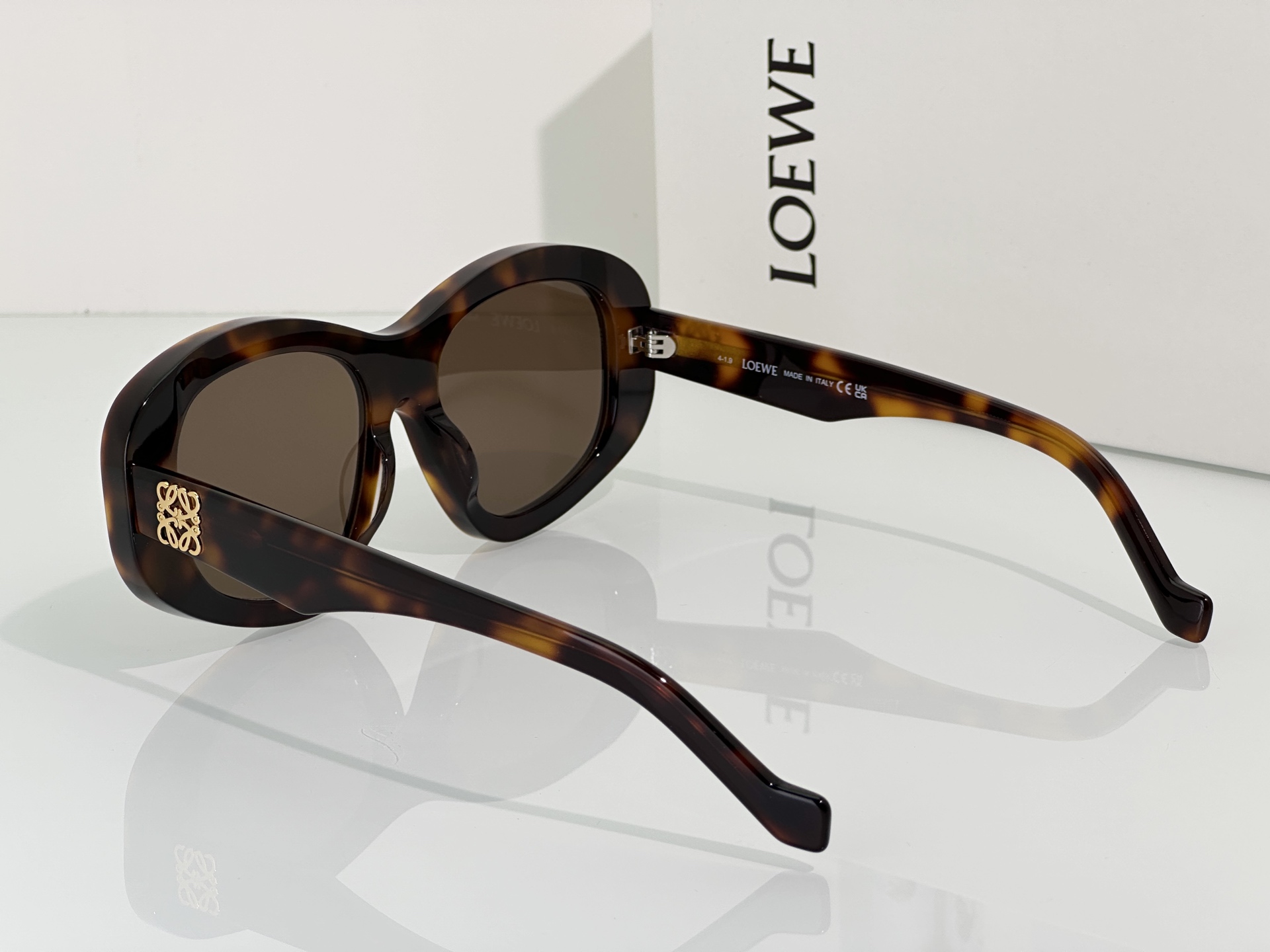 Loewe Sunglasses LW40181I