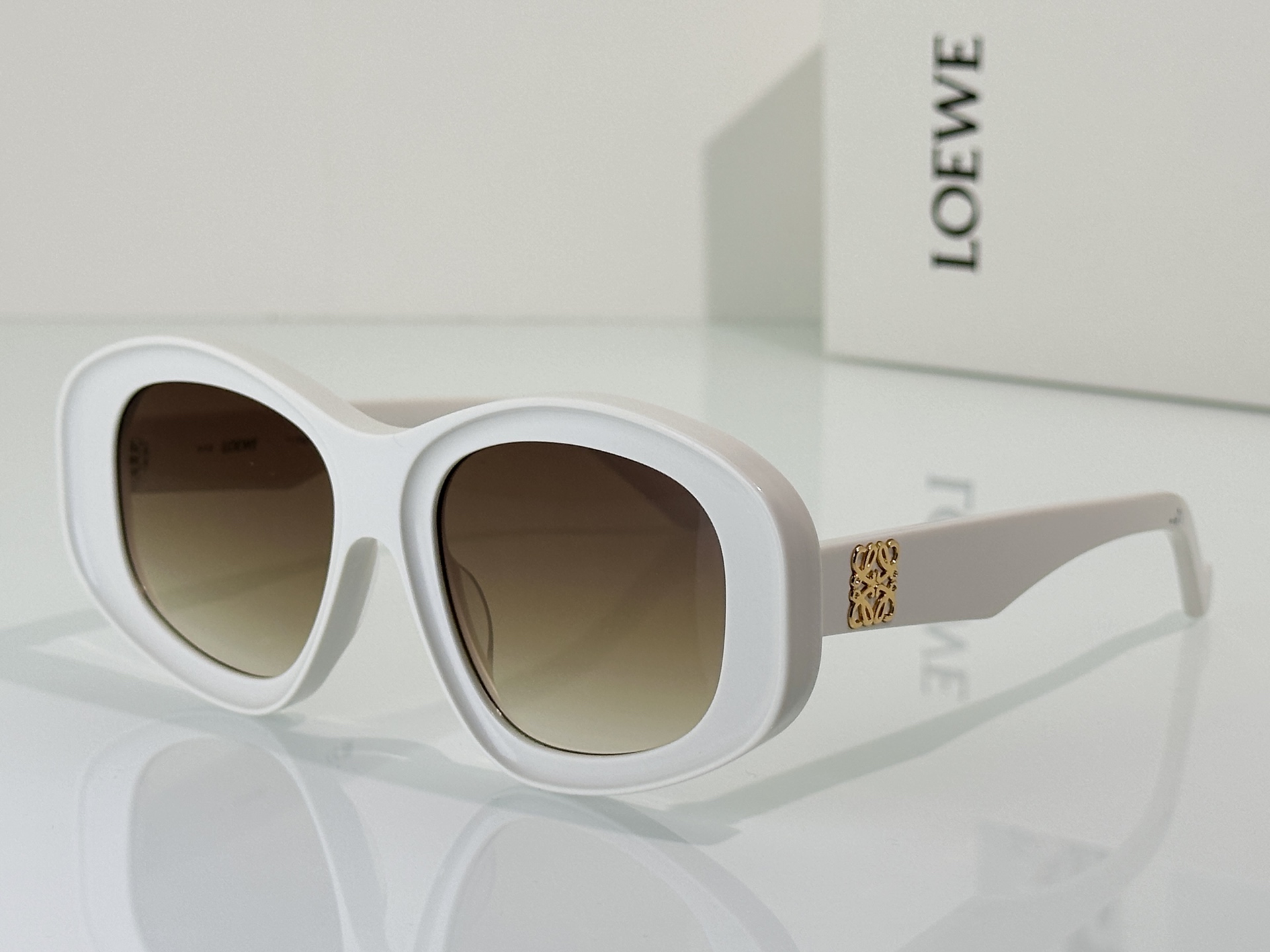 Loewe Sunglasses LW40181I