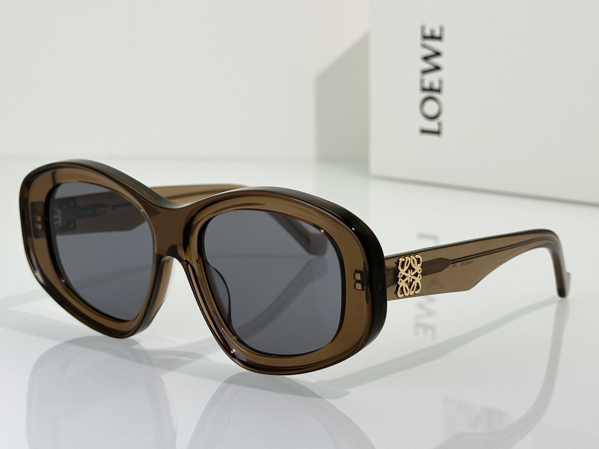 Loewe Sunglasses LW40181I