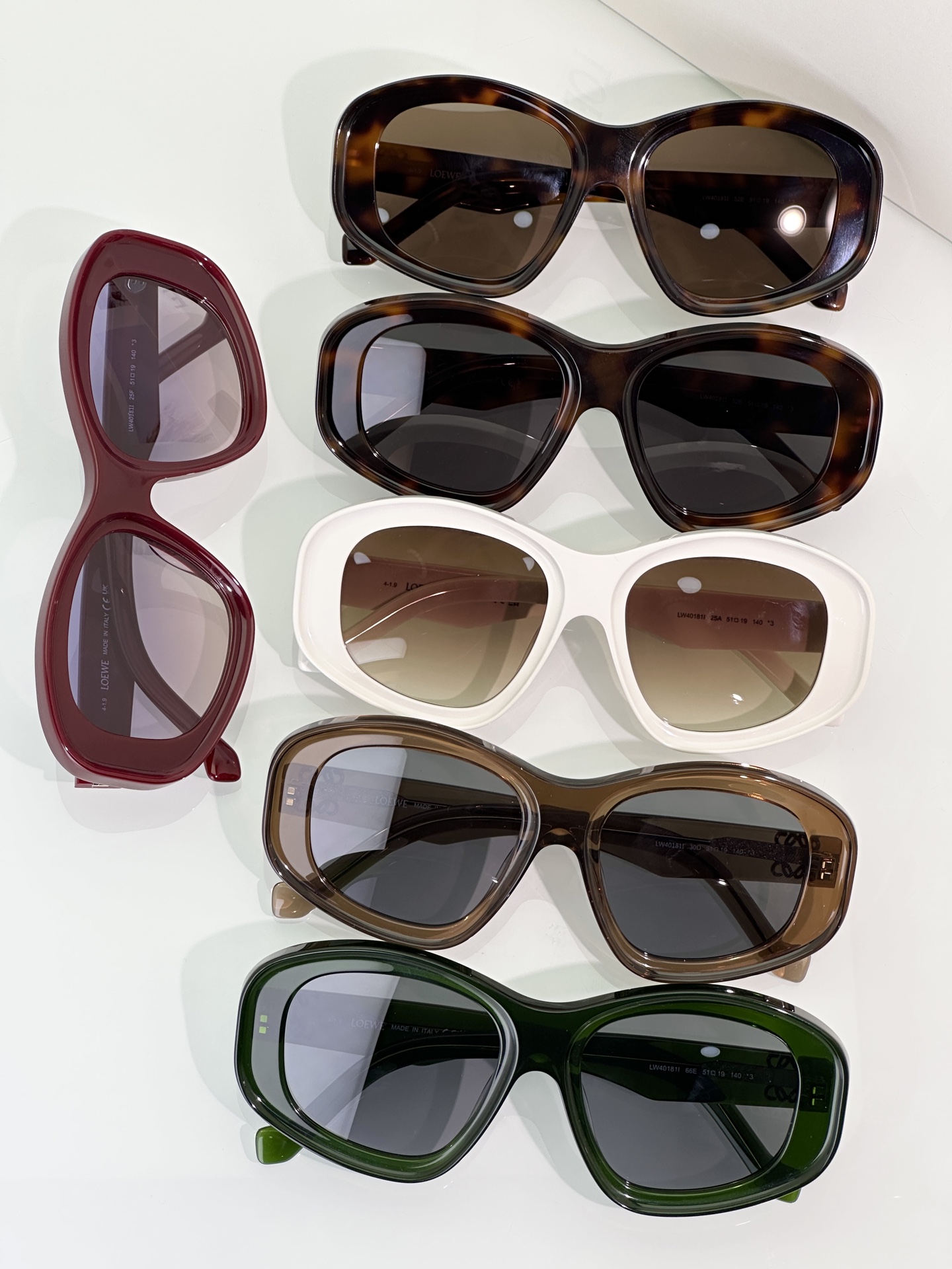 Loewe Sunglasses LW40181I