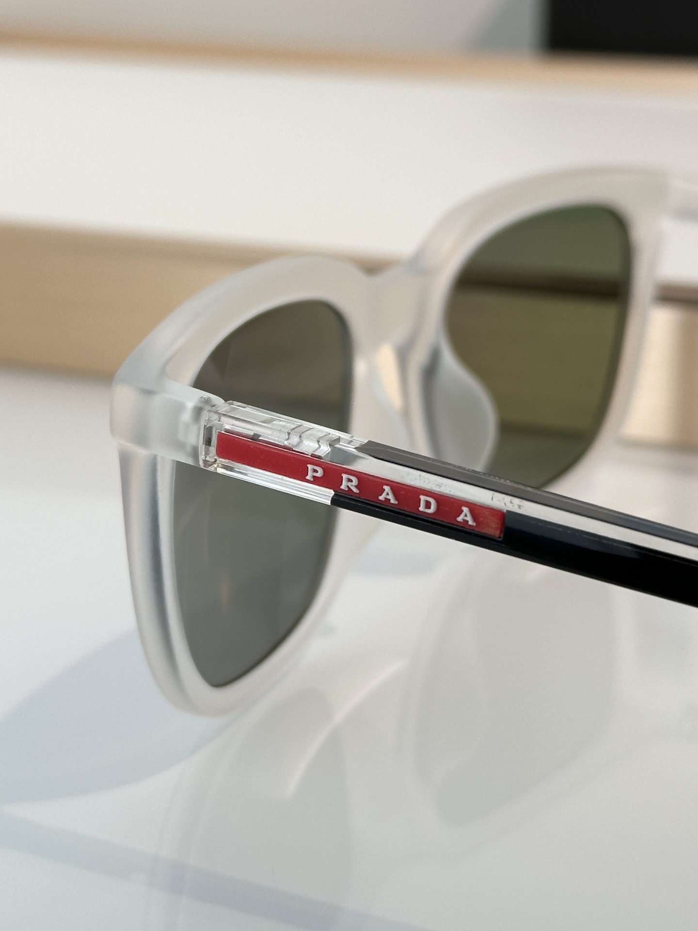 Designer Sunglasses SPS