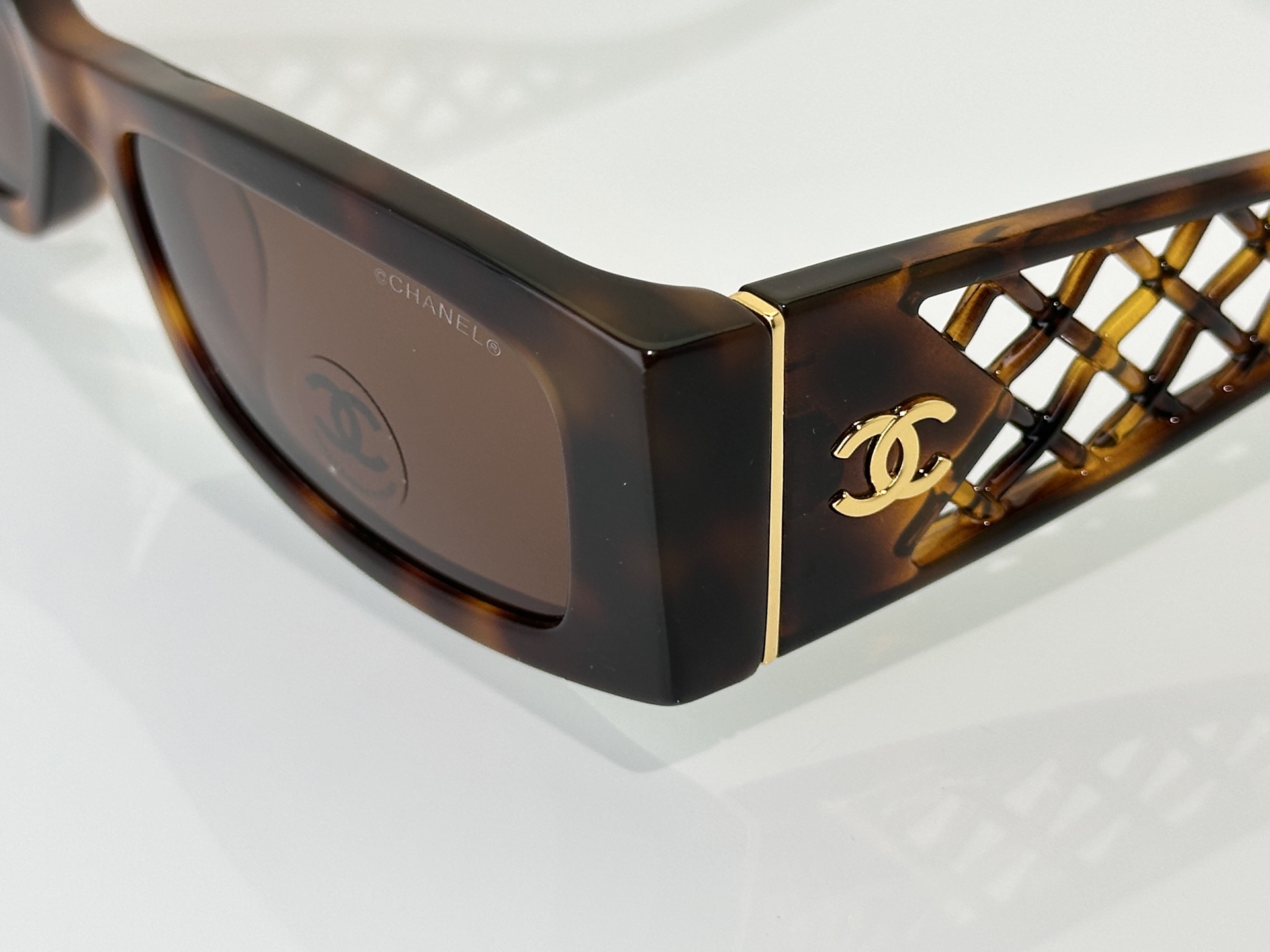 Chanel Sunglasses CH5566