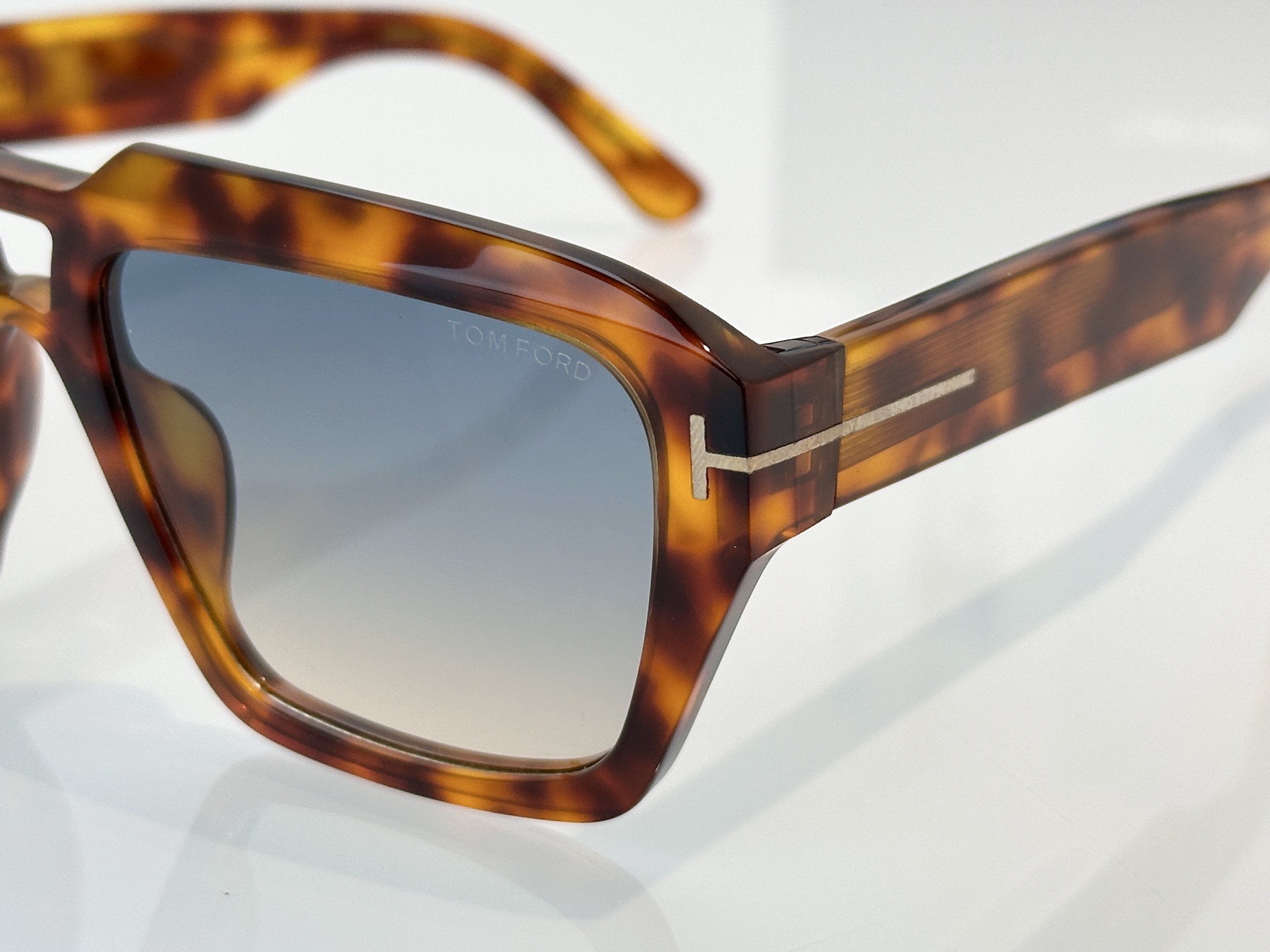 Designer Sunglasses FT1202