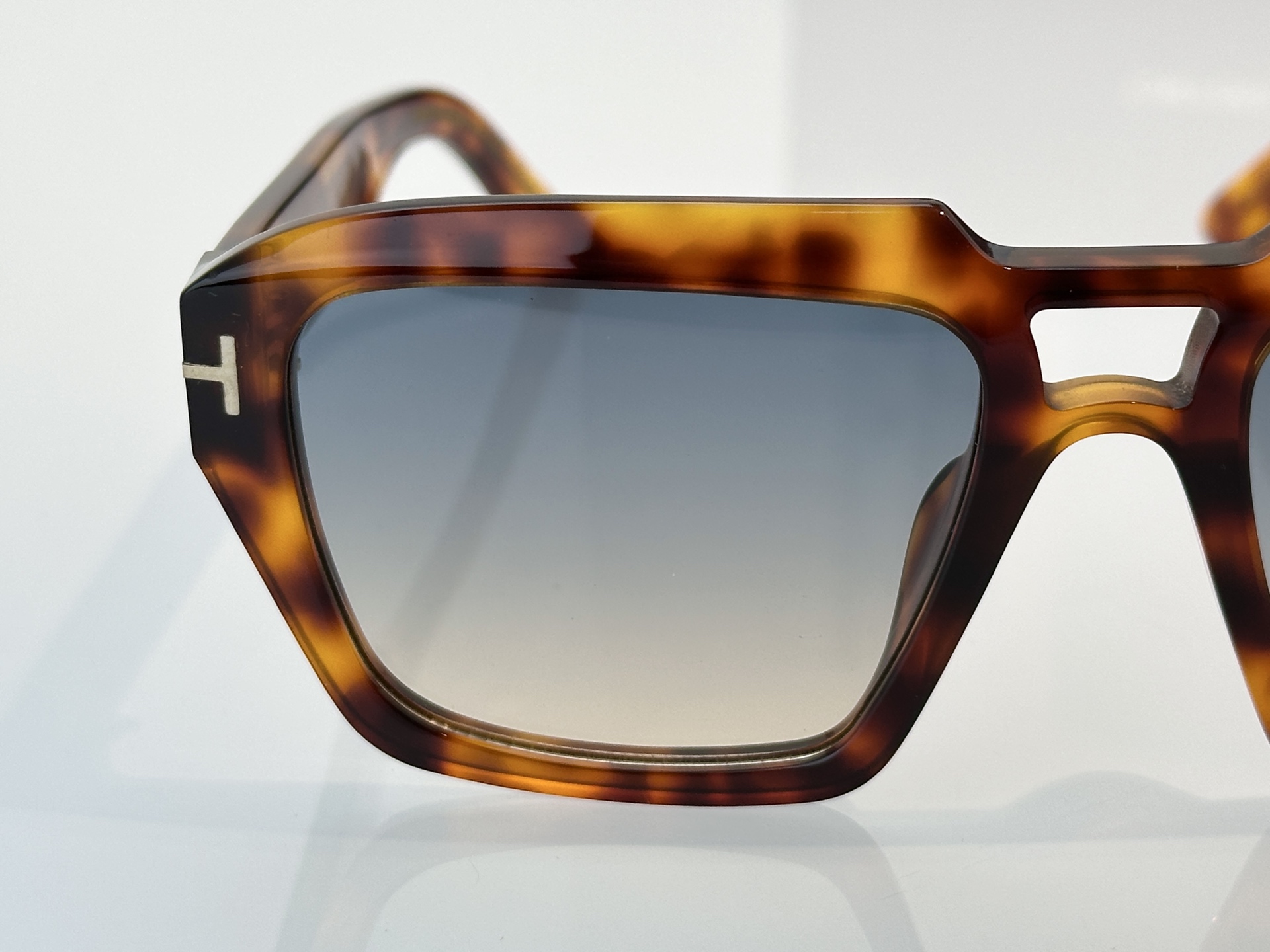 Designer Sunglasses FT1202