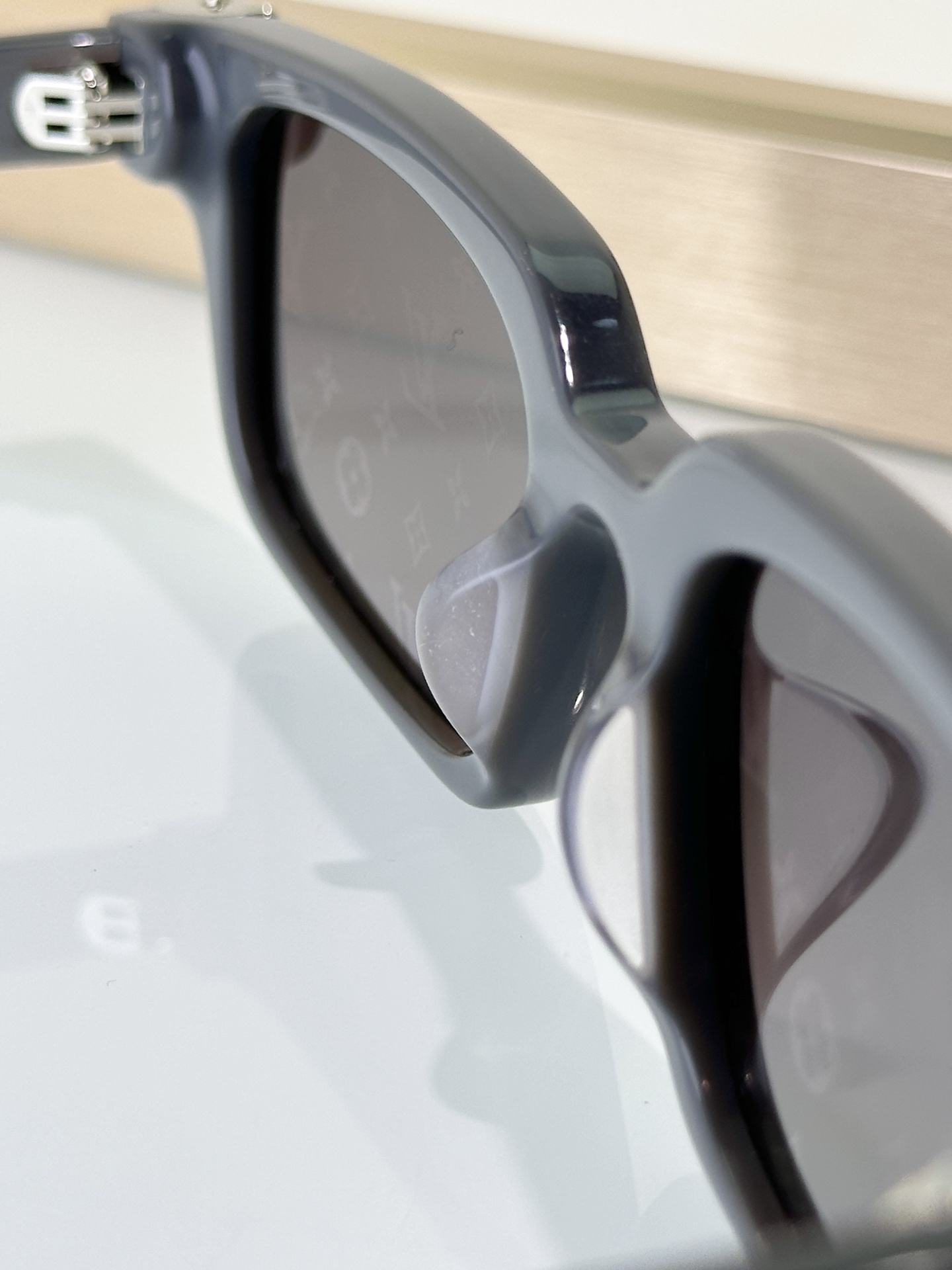 Louis Vuitton Sunglasses Z3595W