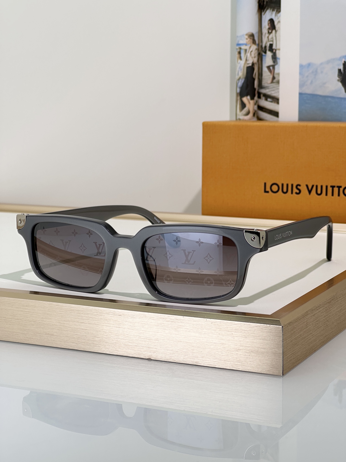 Louis Vuitton Sunglasses Z3595W
