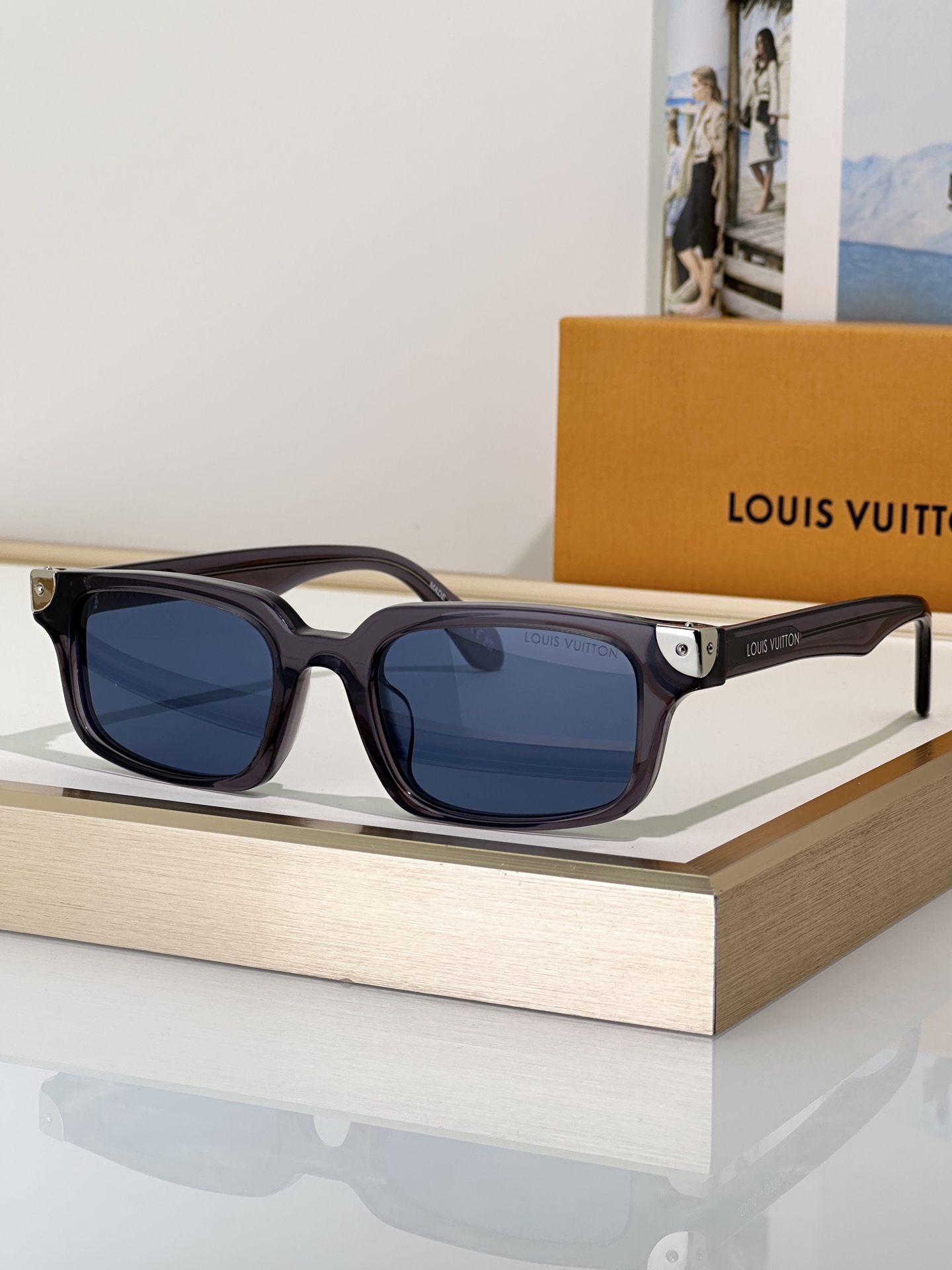 Louis Vuitton Sunglasses Z3595W