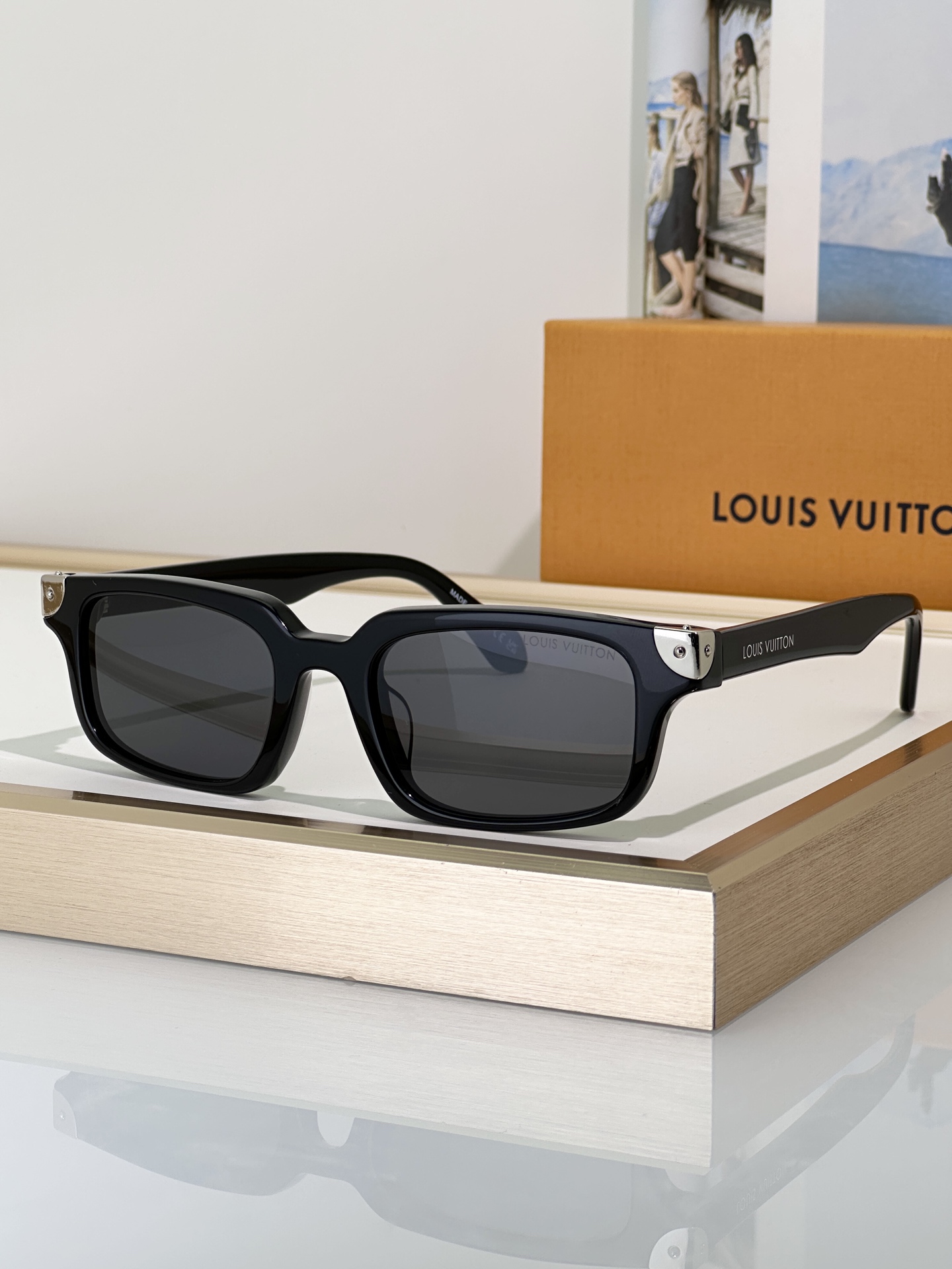 Louis Vuitton Sunglasses Z3595W