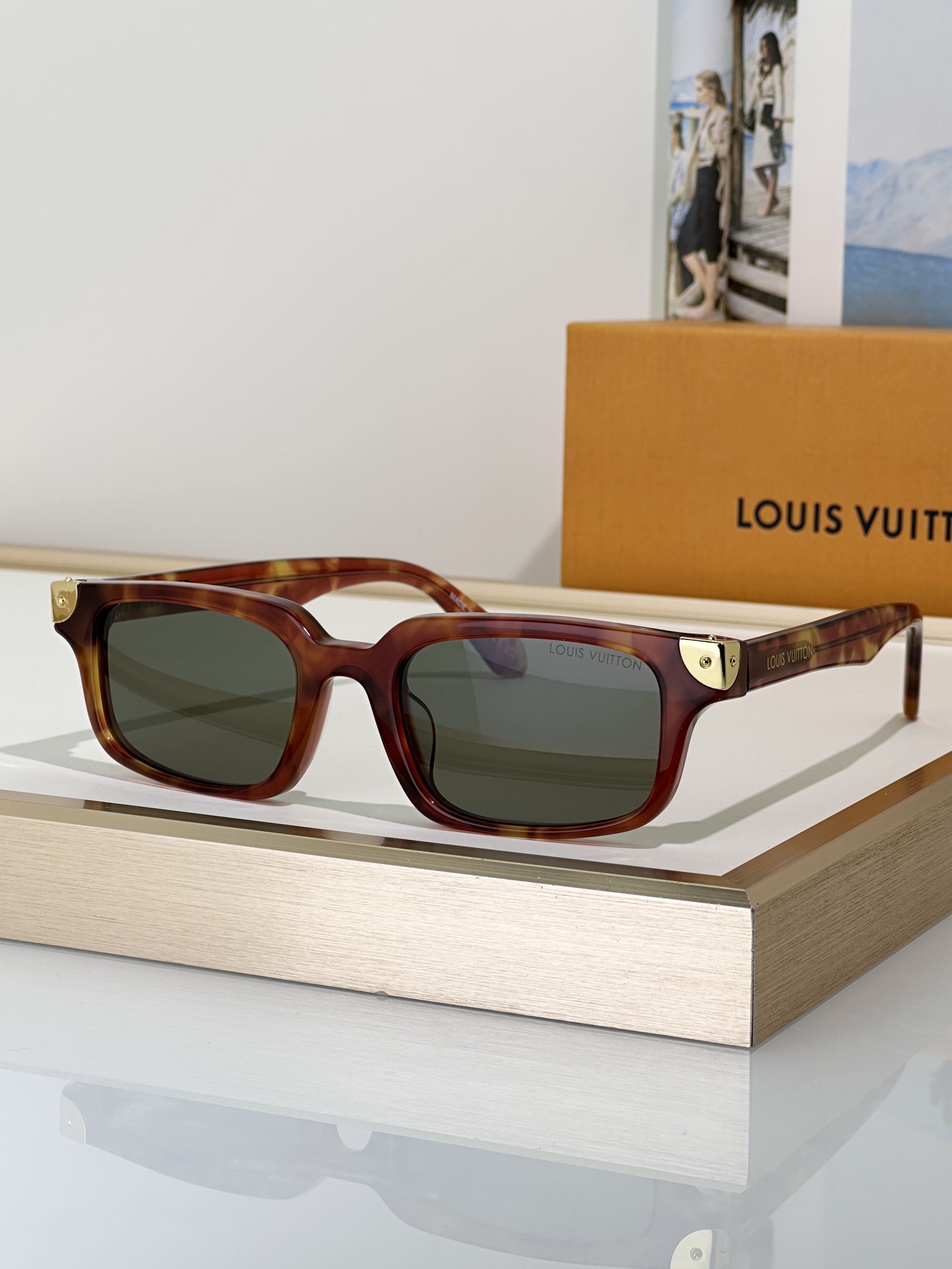 Louis Vuitton Sunglasses Z3595W