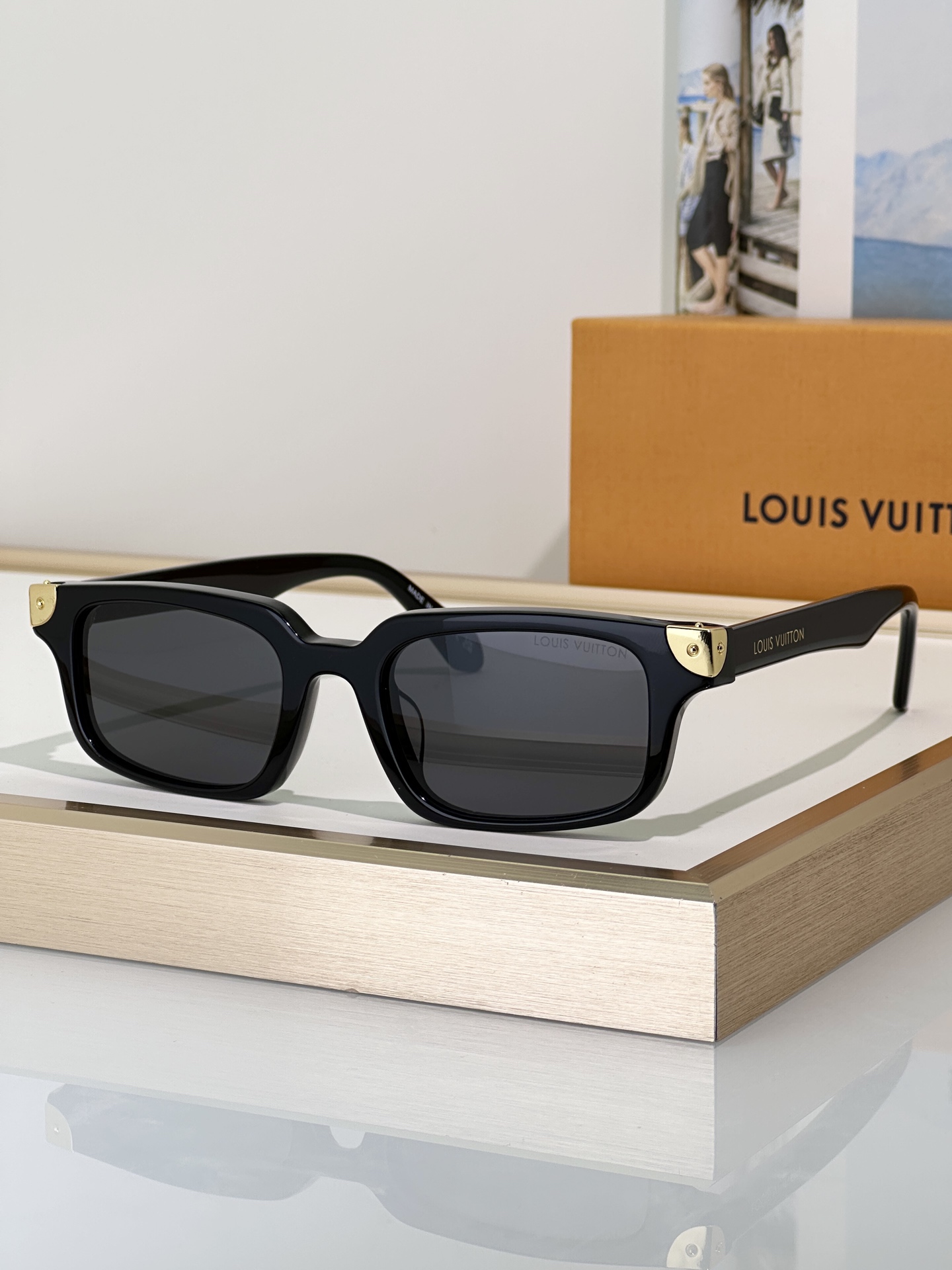 Louis Vuitton Sunglasses Z3595W