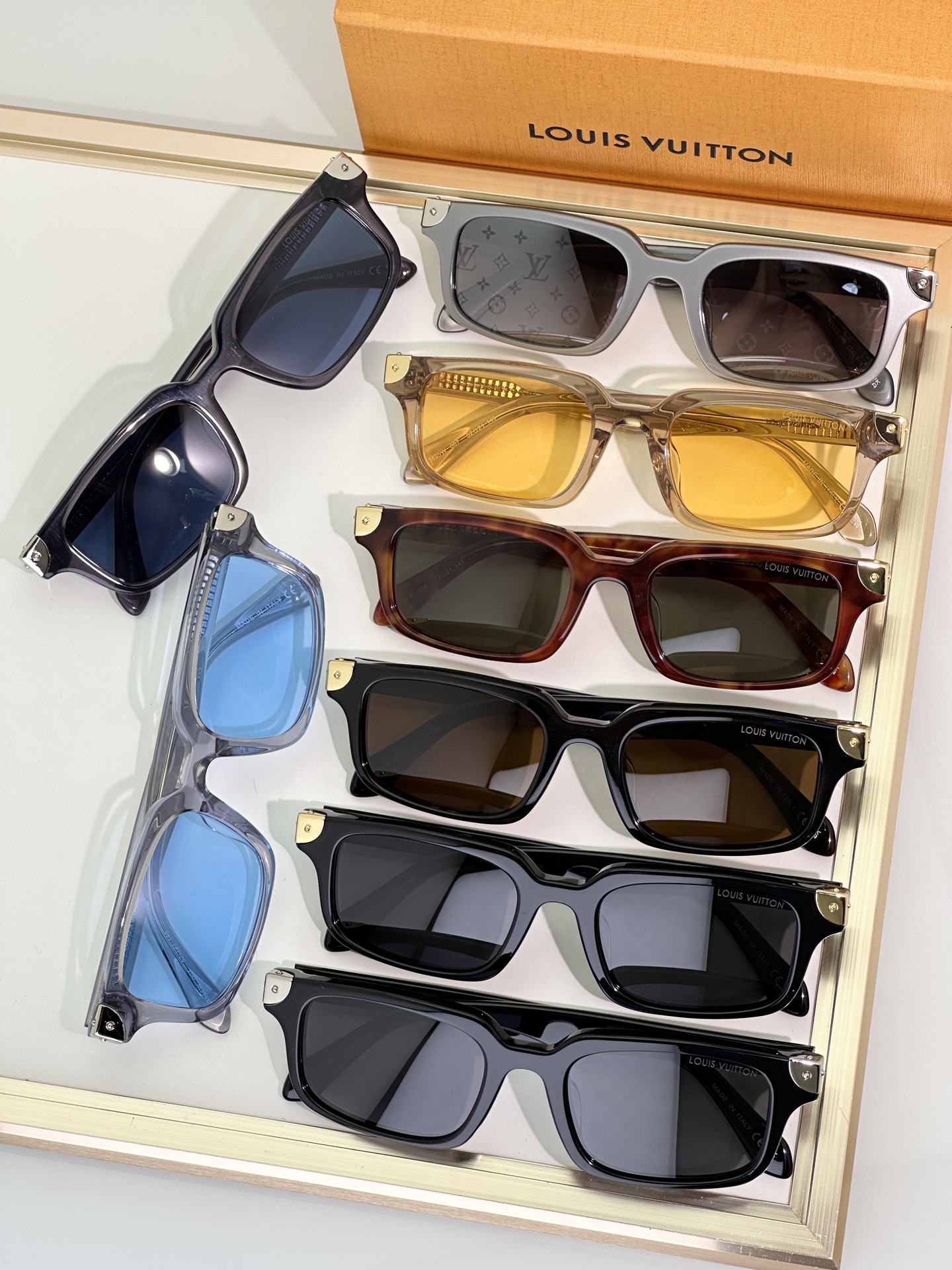 Louis Vuitton Sunglasses Z3595W