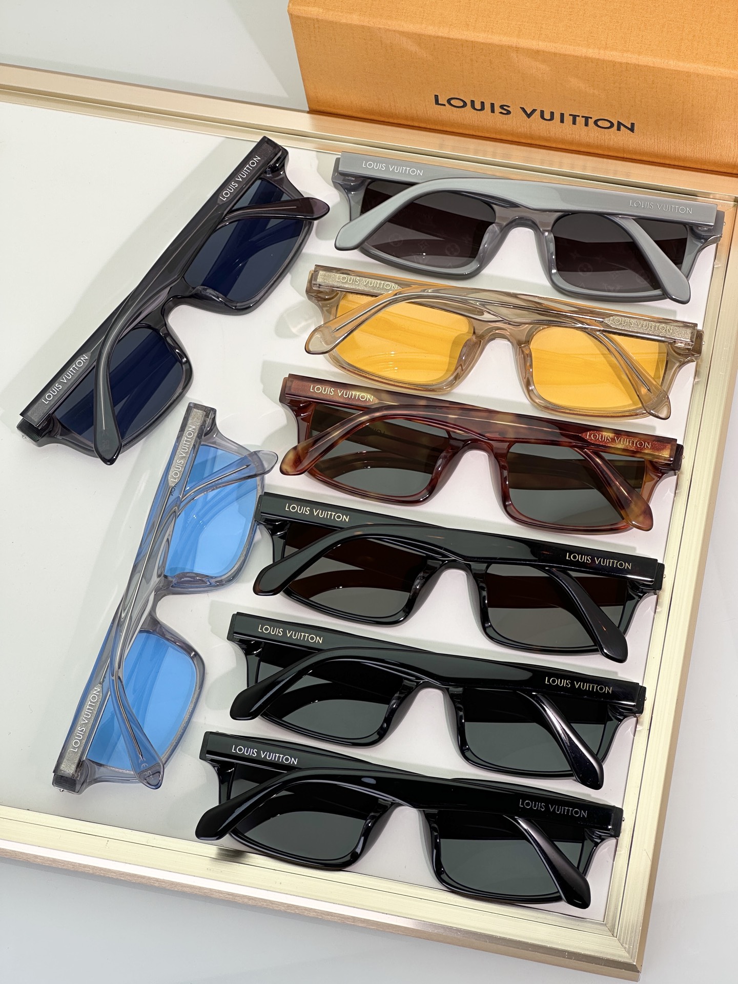 Louis Vuitton Sunglasses Z3595W