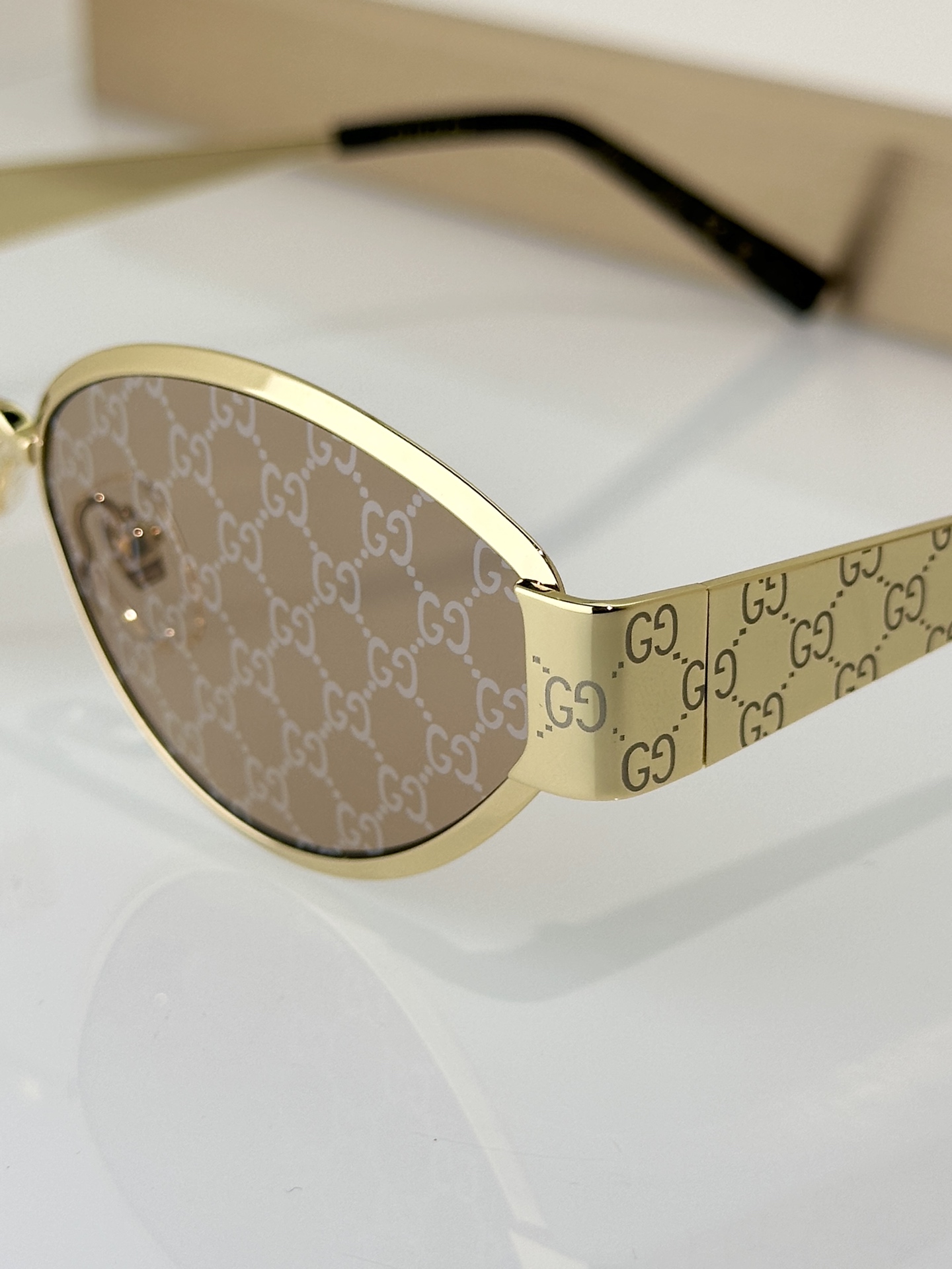 Gucci Sunglasses GG1853S