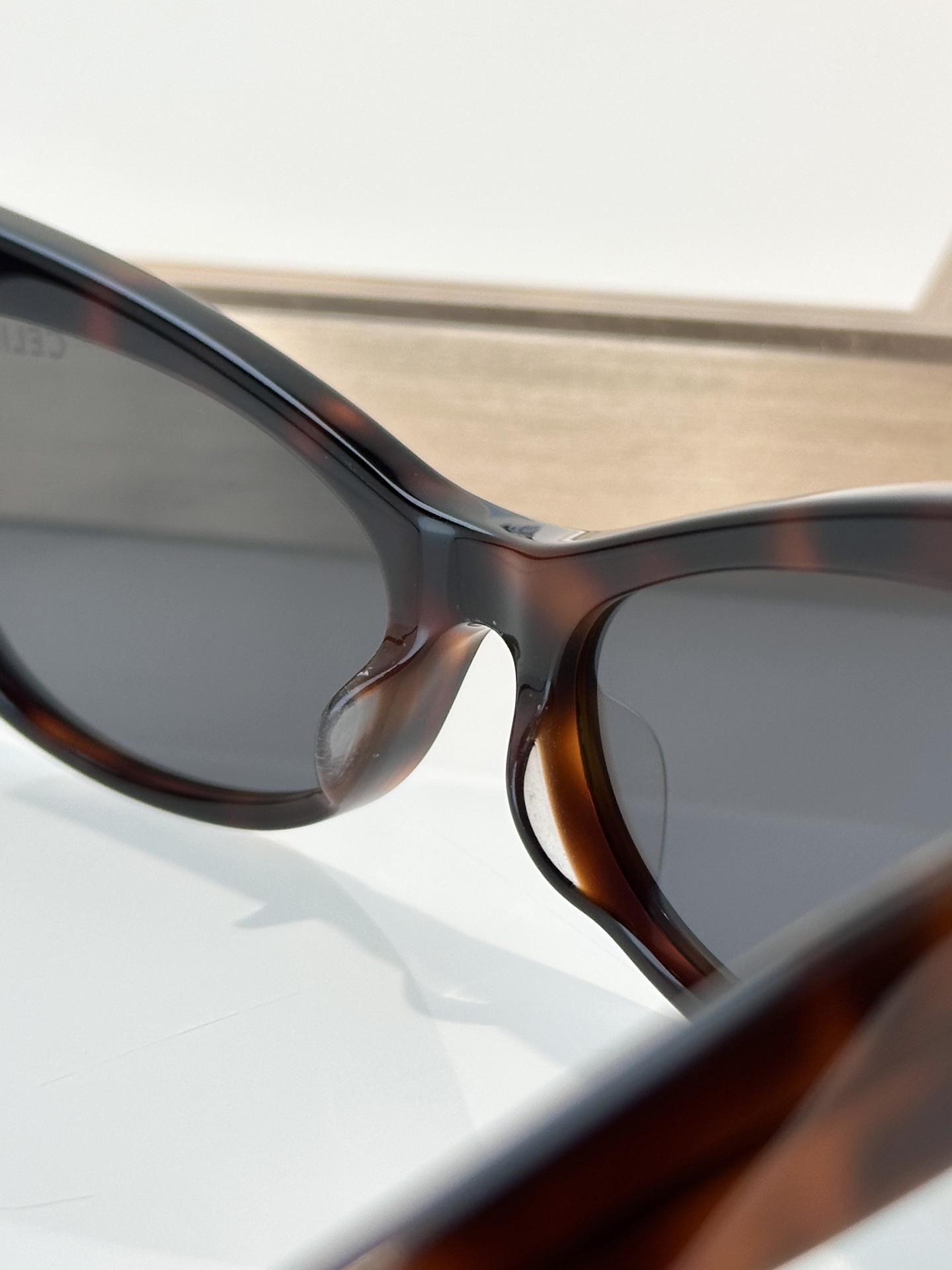 Designer Sunglasses CL40352U