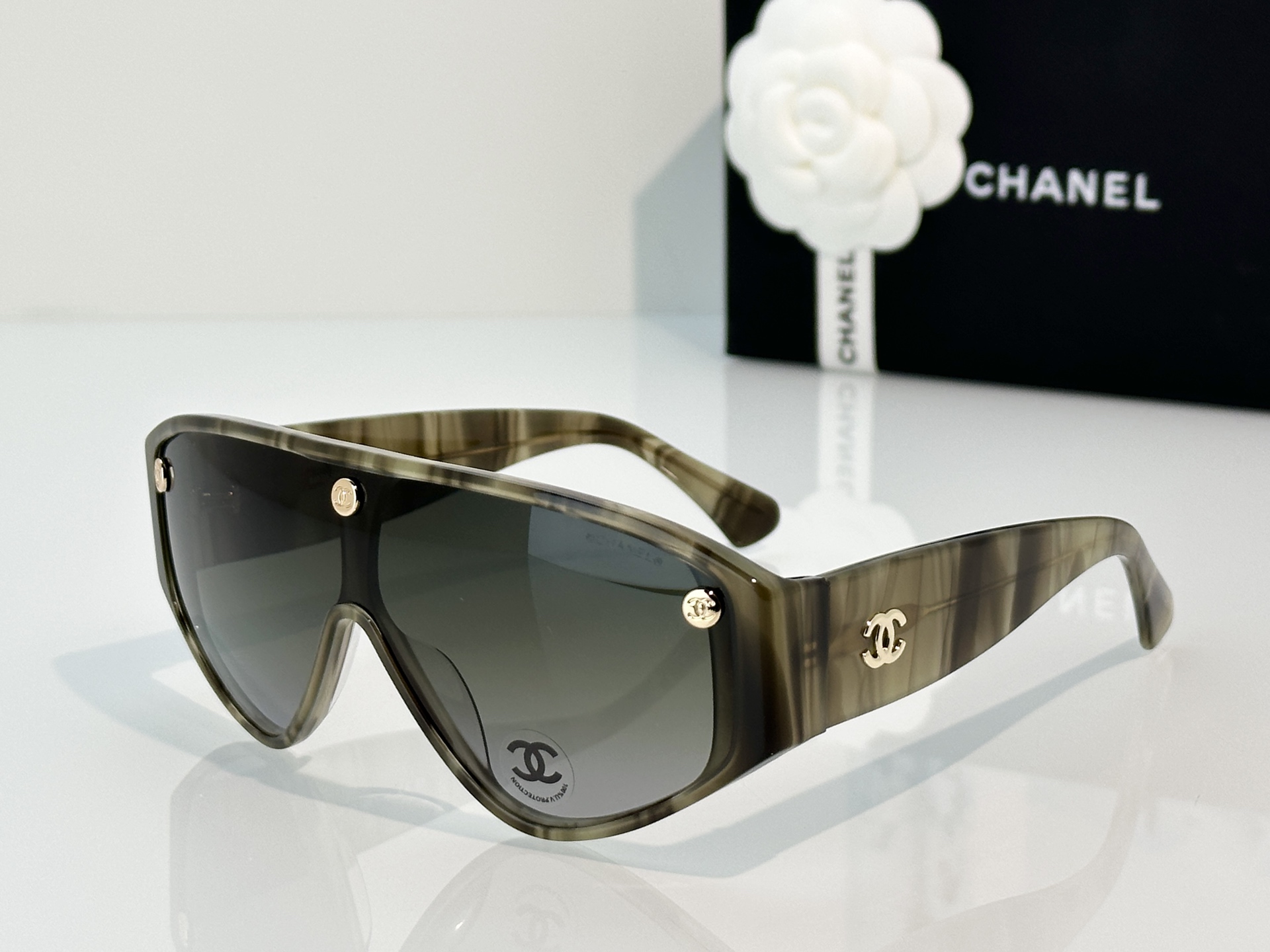 Chanel Sunglasses CH5569