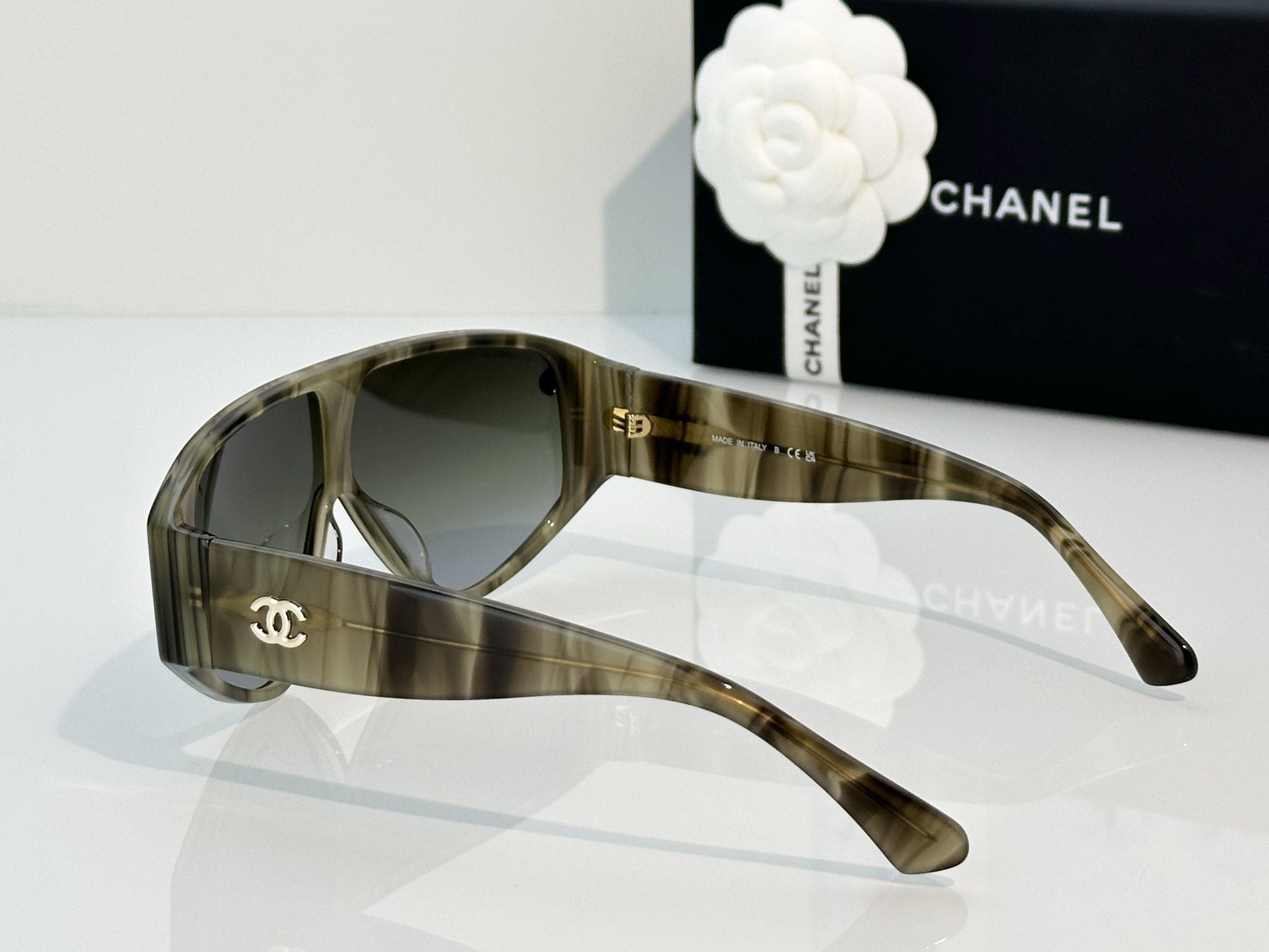 Chanel Sunglasses CH5569