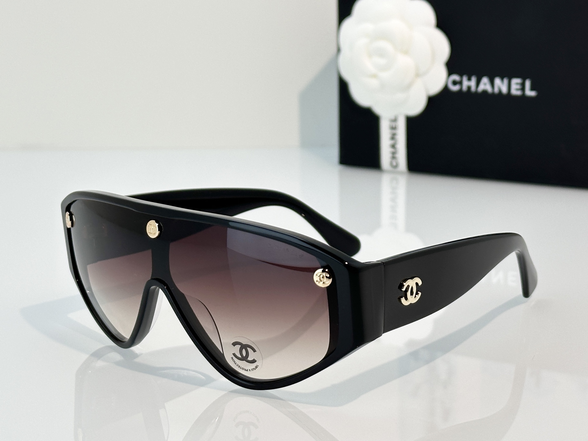Chanel Sunglasses CH5569