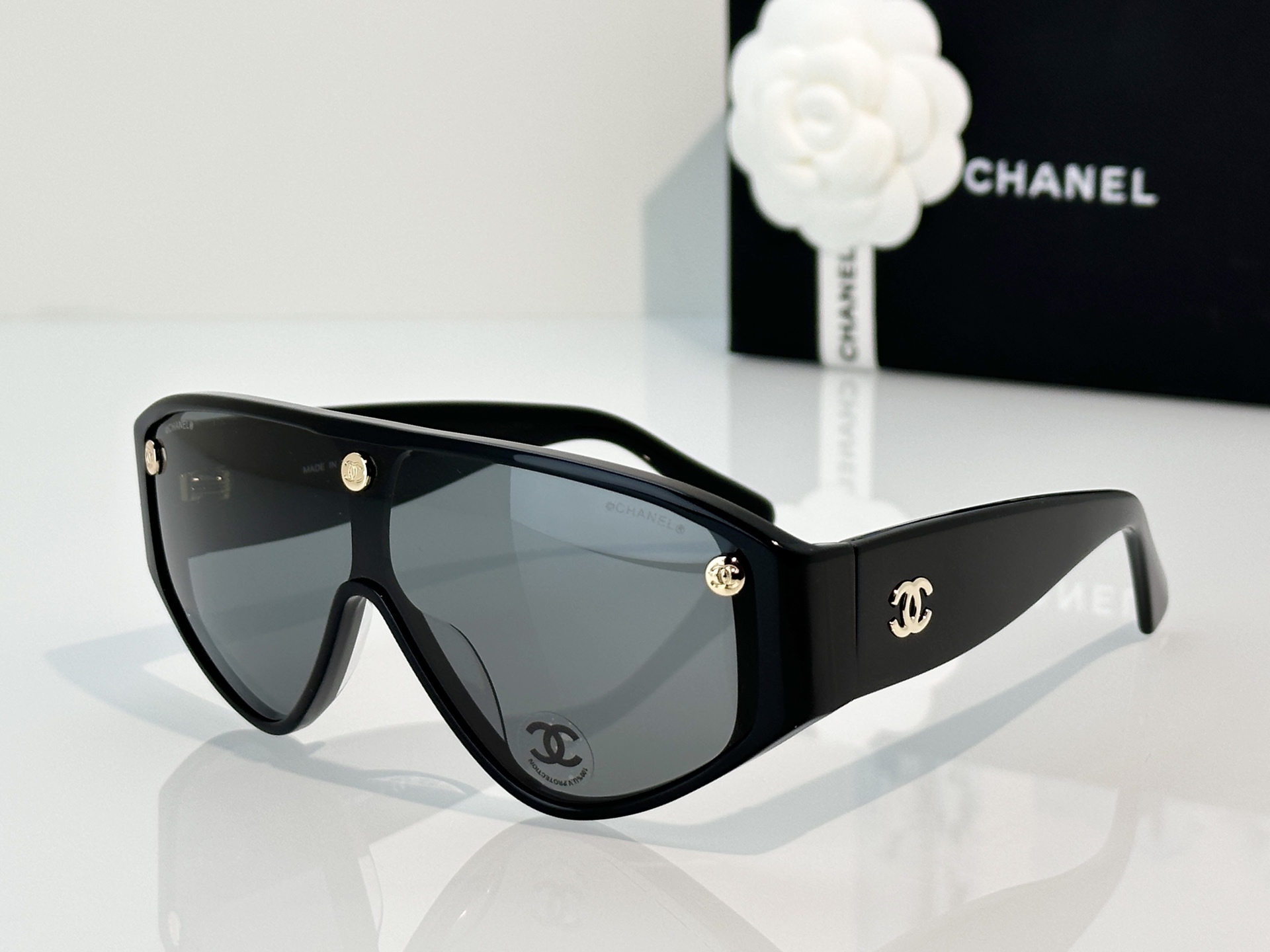 Chanel Sunglasses CH5569