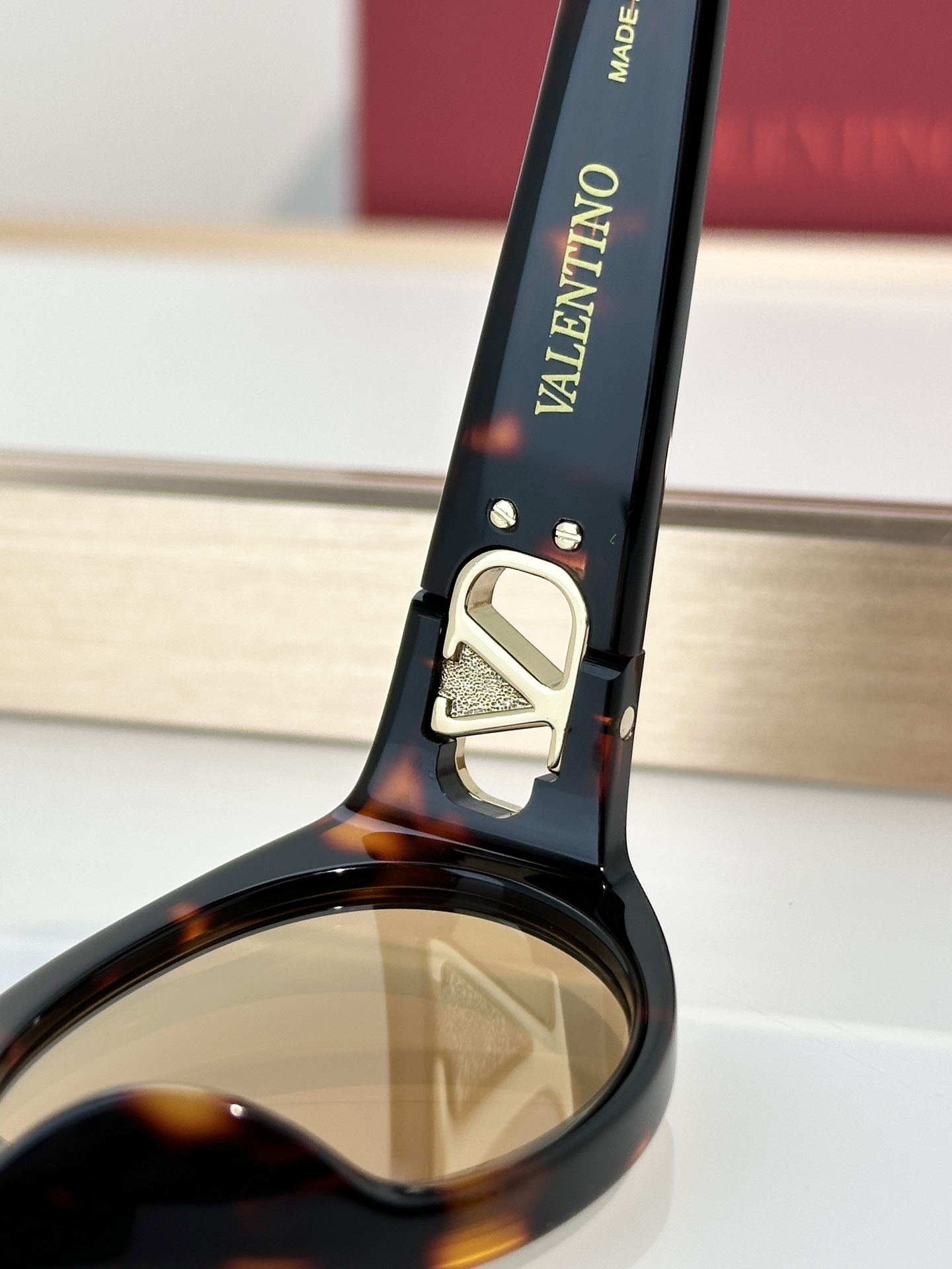 Designer Sunglasses VG0015SA