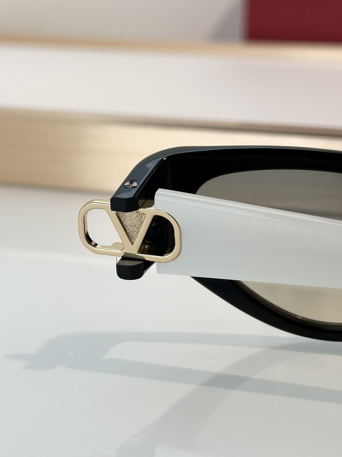 Designer Sunglasses VG0014SA