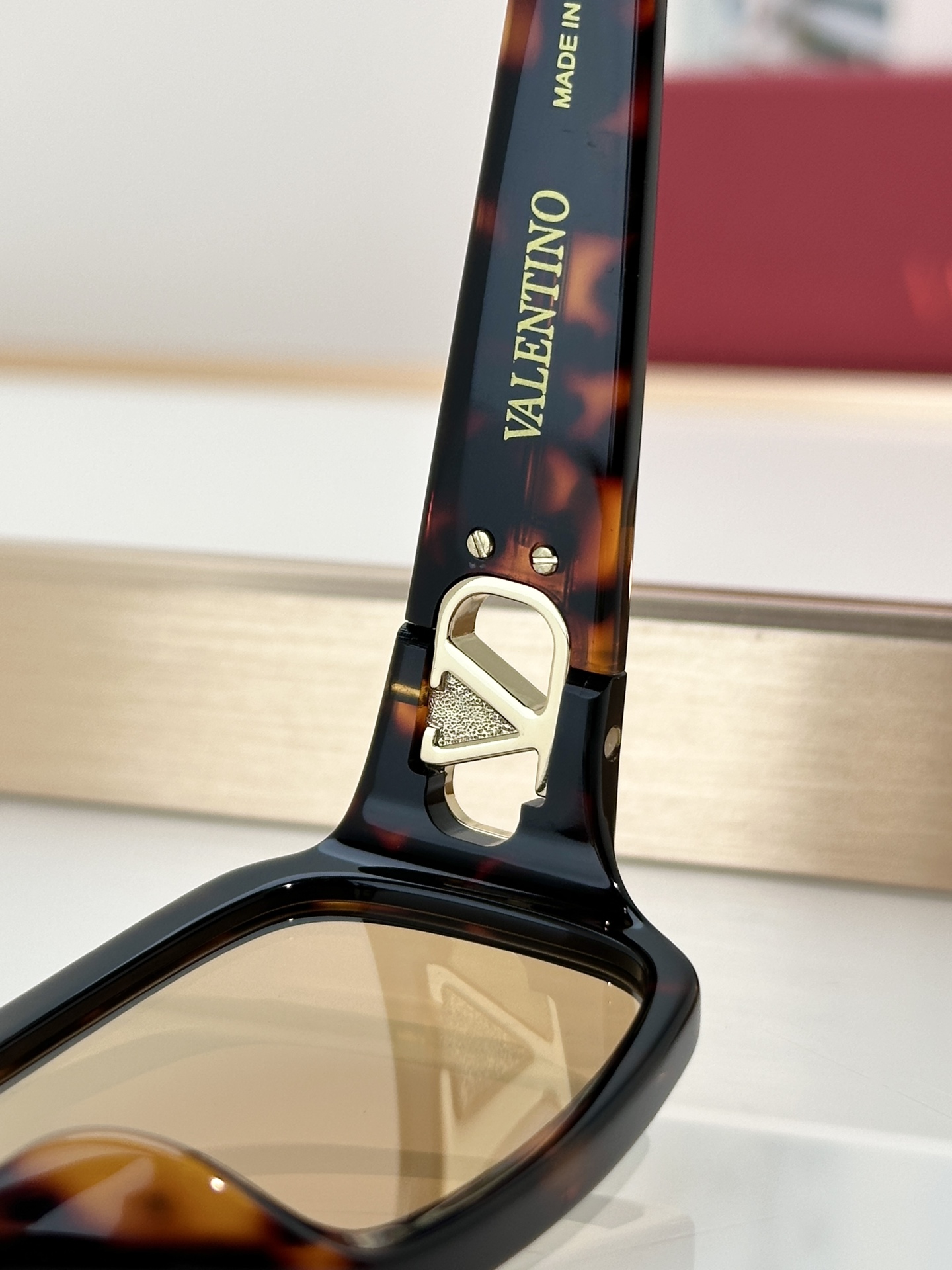 Designer Sunglasses VG0016S