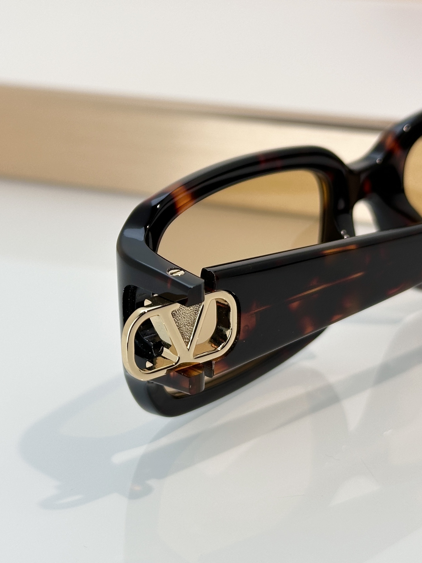 Designer Sunglasses VG0016S