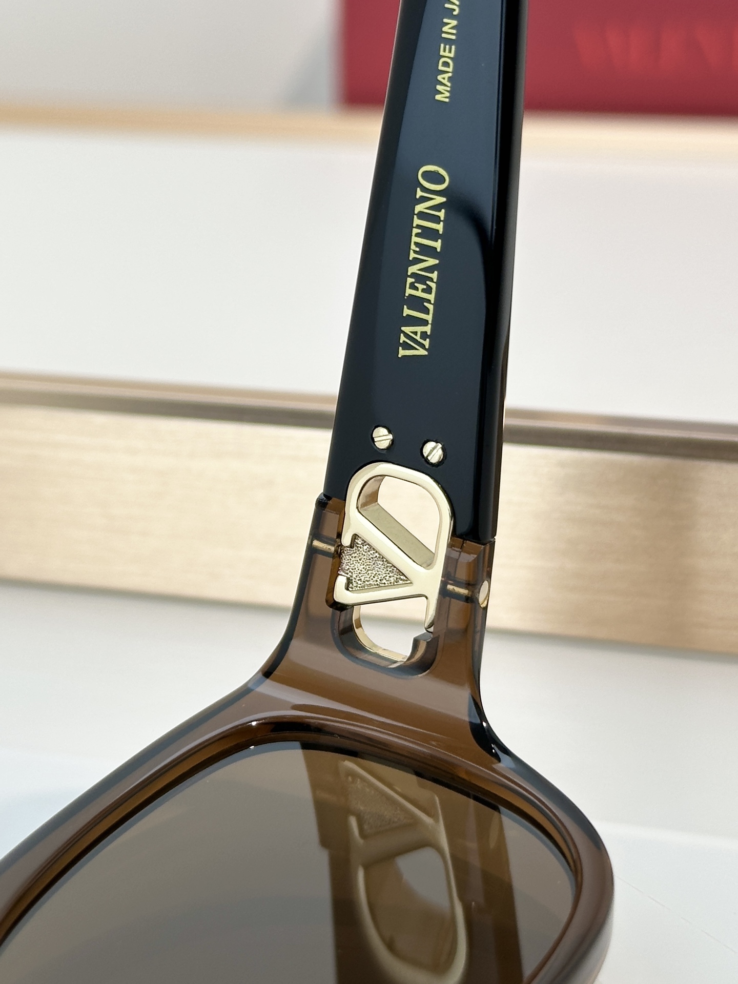 Designer Sunglasses VG0039SK