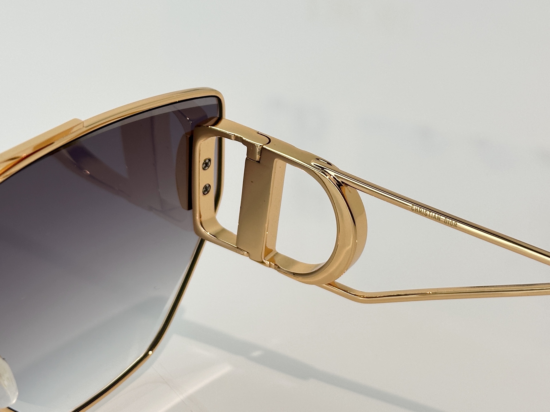 Designer Sunglasses DSGTA42UCR