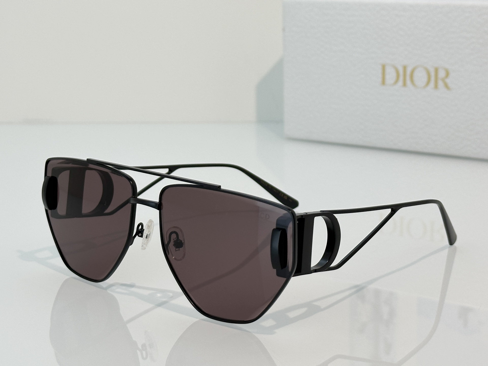 Designer Sunglasses DSGTA42UCR