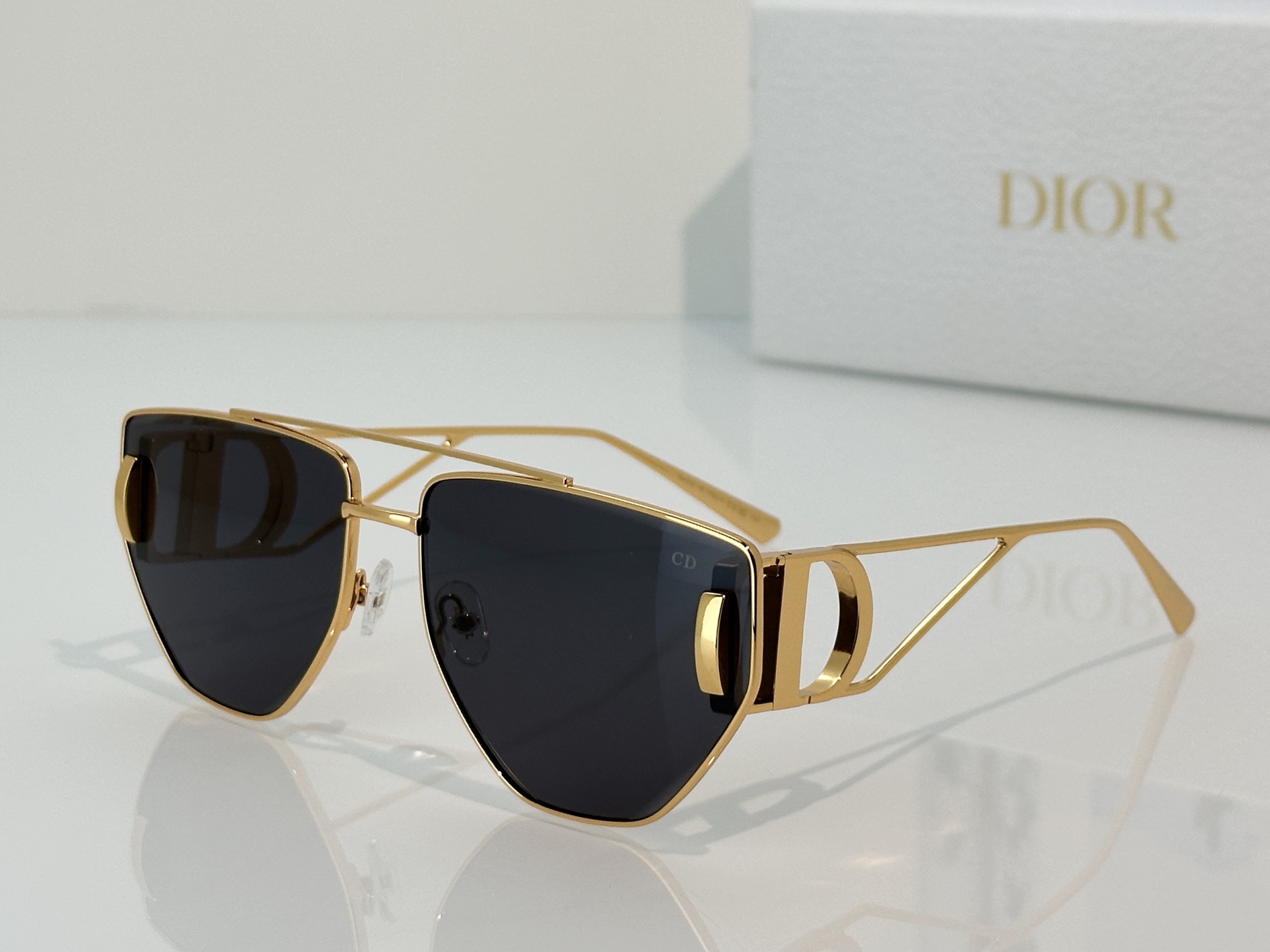 Designer Sunglasses DSGTA42UCR